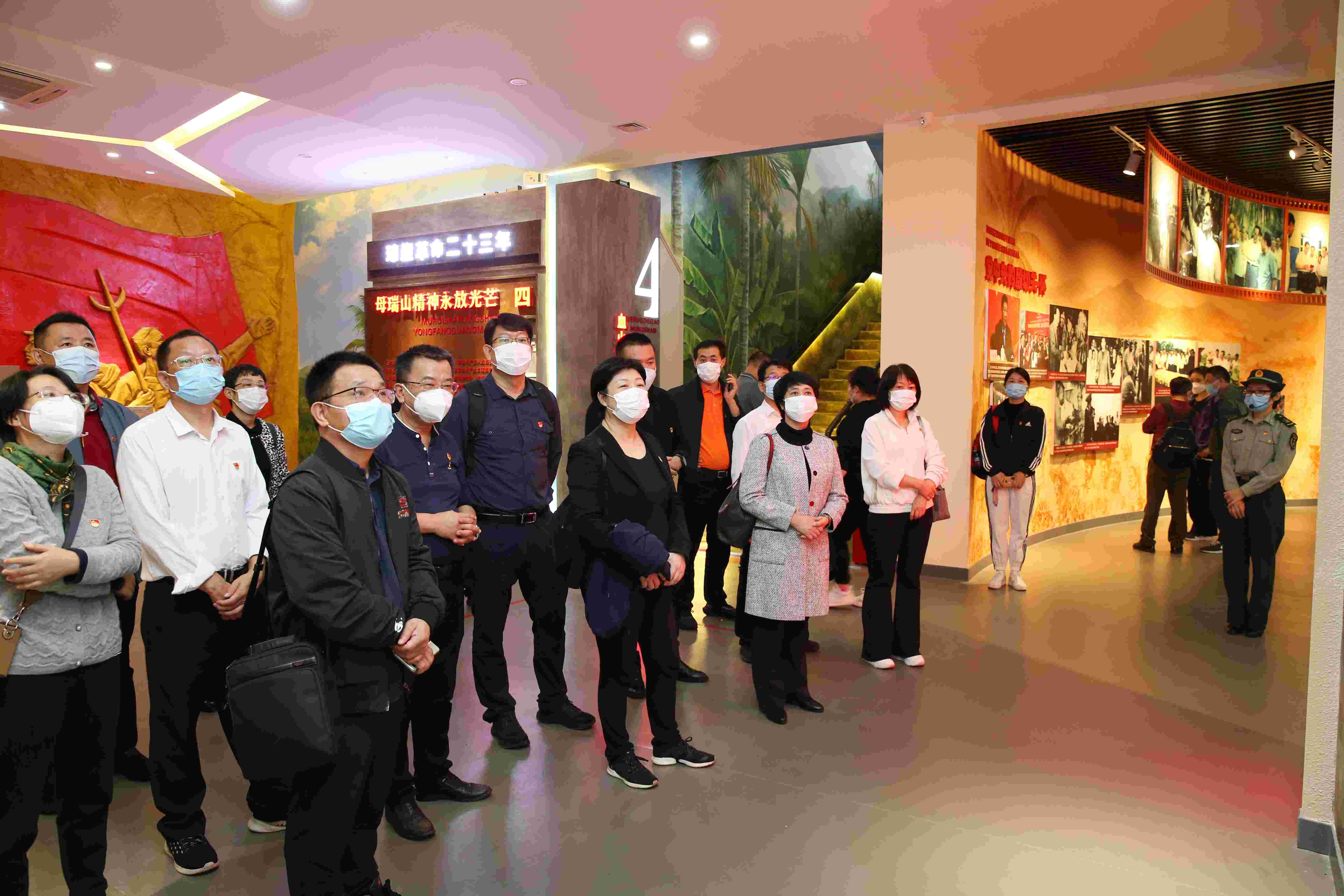 赓续红色血脉 弘扬伟大建党精神 校党委理论中心组赴母瑞山开展专题学习