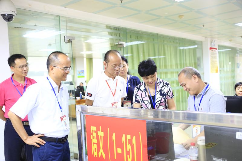 孔令德、李红梅、林强视察我省2018年高考网上评卷工作