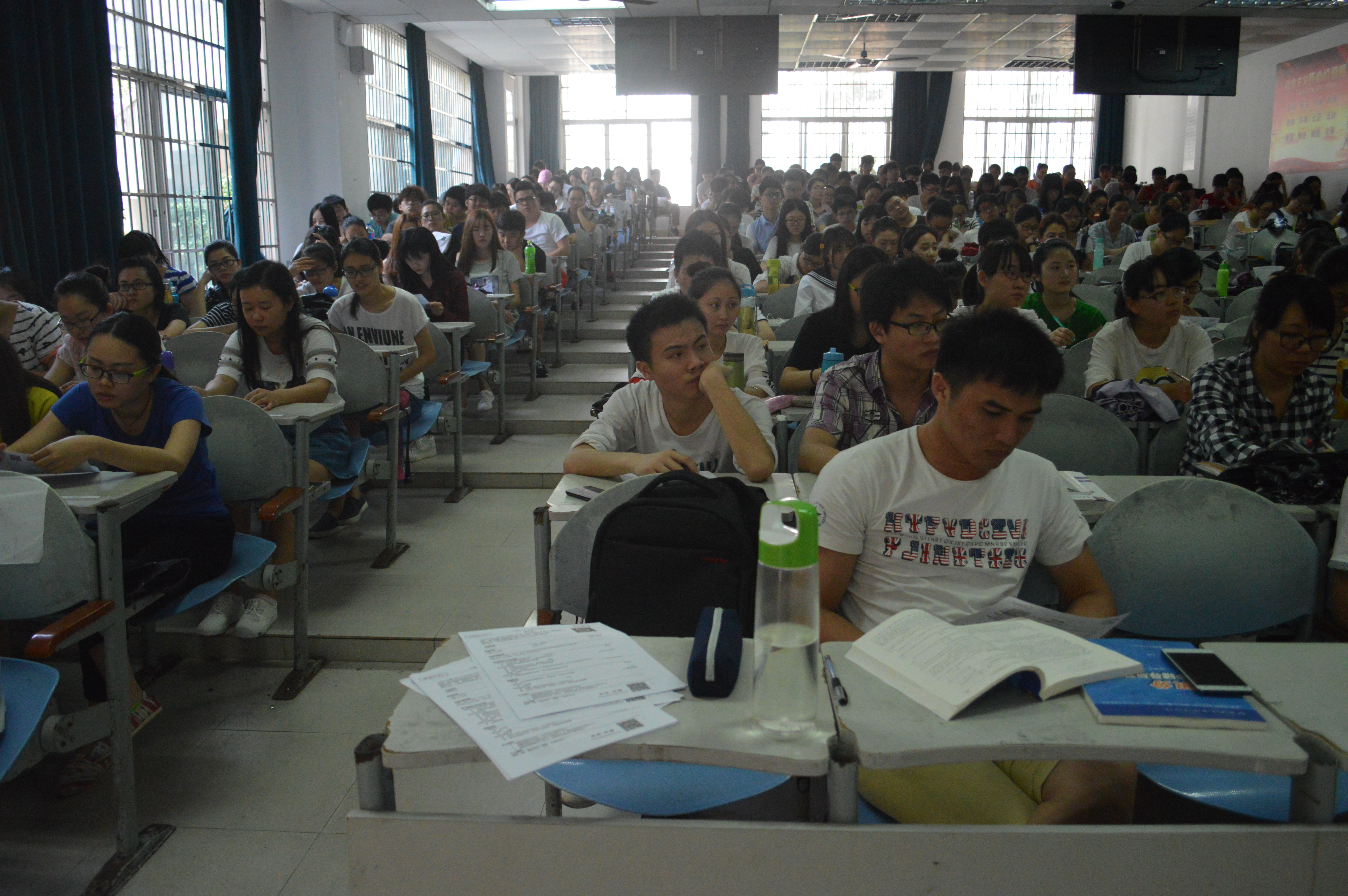 创新简历,脱颖而出--记数学与统计学院简历培训报告会