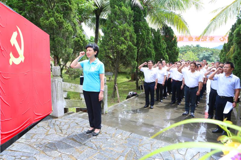 我校母瑞山革命教育基地挂牌