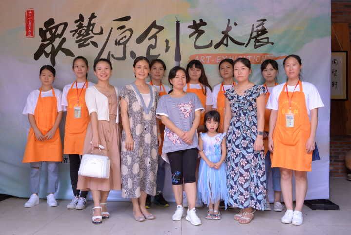教育与心理学院学前教育专业师生作品在海口市第二届众艺原创艺术展展出