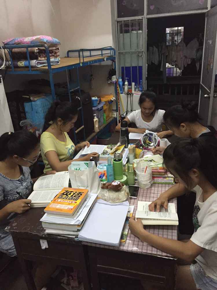 读经典，学礼仪，知文明――记初等教育学院15级中文（1）班“读文明 学礼仪”活动