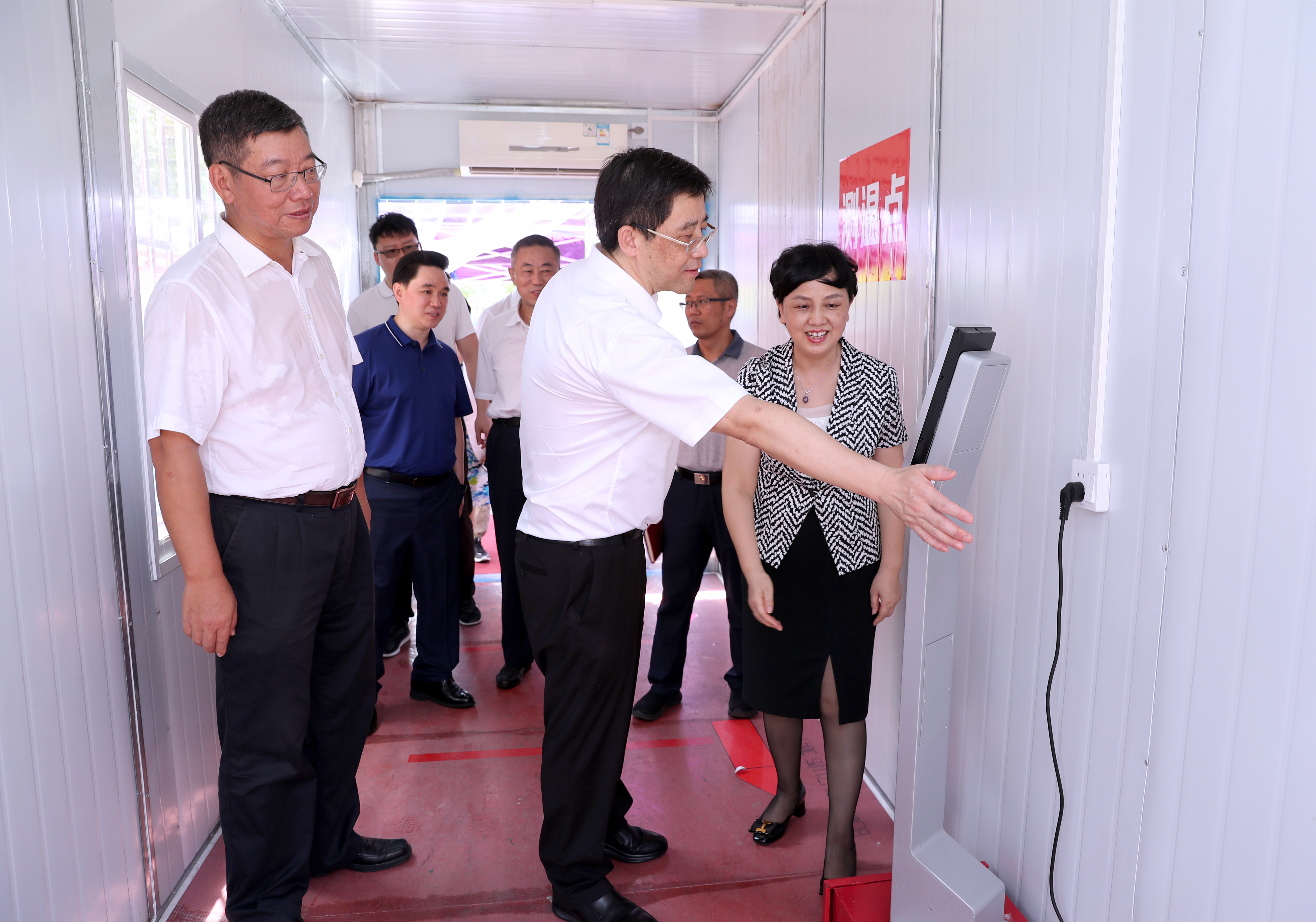 省委常委彭金辉到我校调研指导返校复课工作