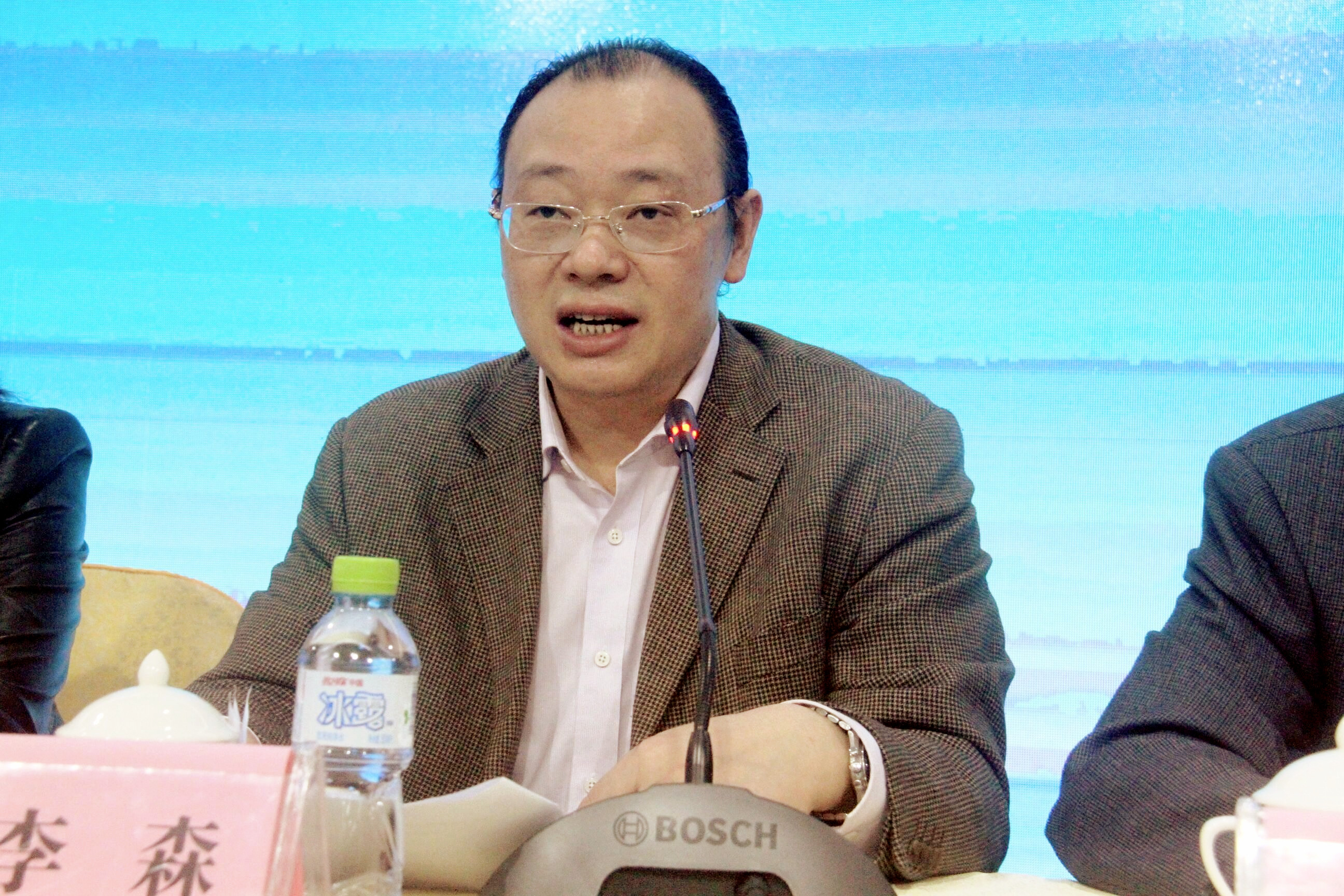  马克思主义学院举办习近平新时代中国特色社会主义思想与提升高校思想政治理论课教学