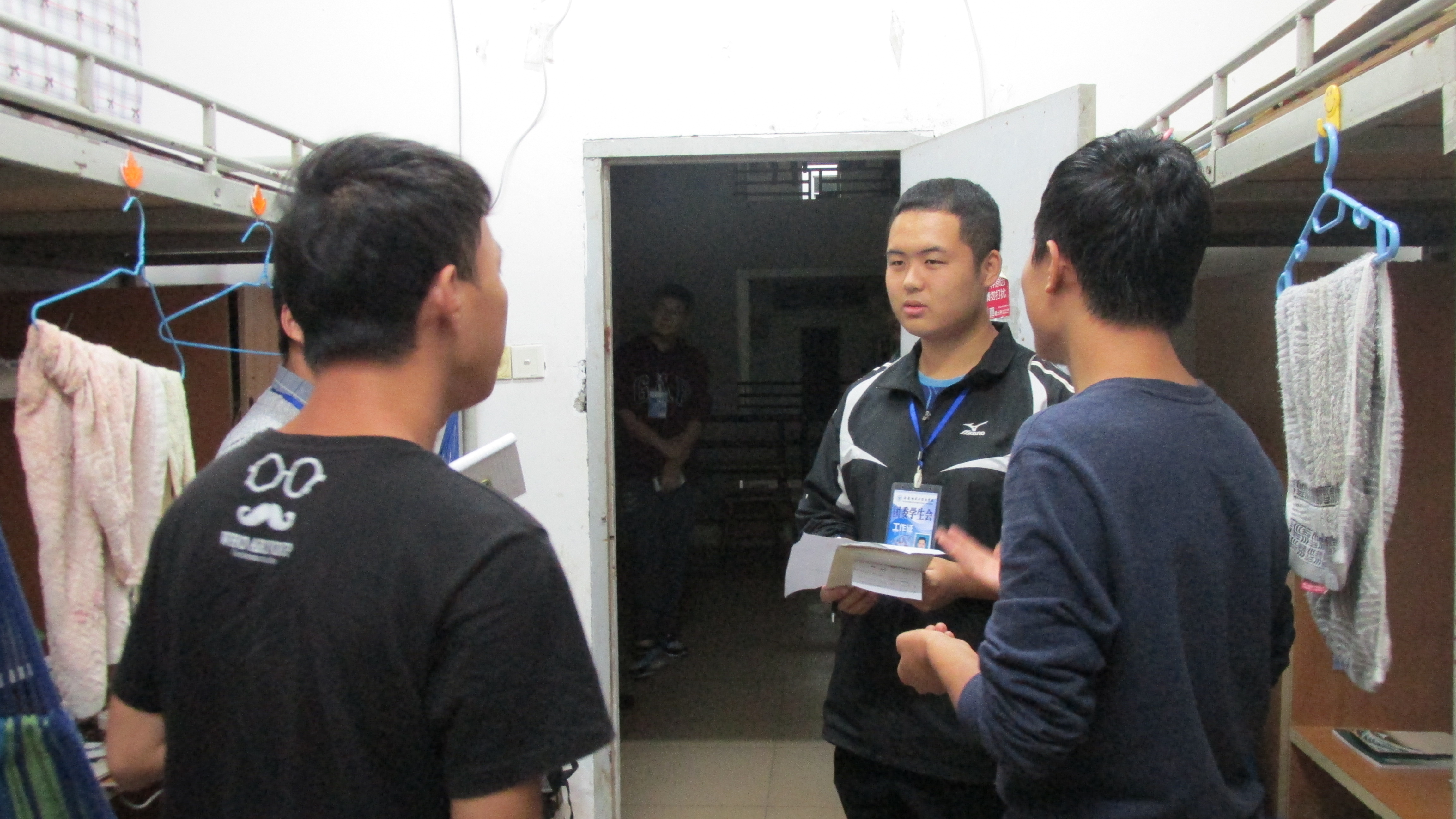 阳光双创,你我同行记文学院走访宿舍督查双创知识活动