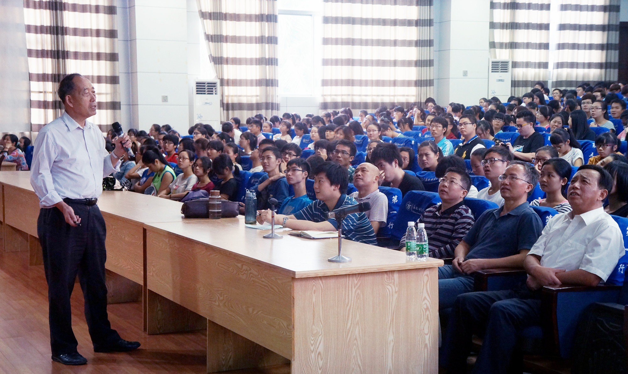 我校举办65周年校庆系列学术报告（三）