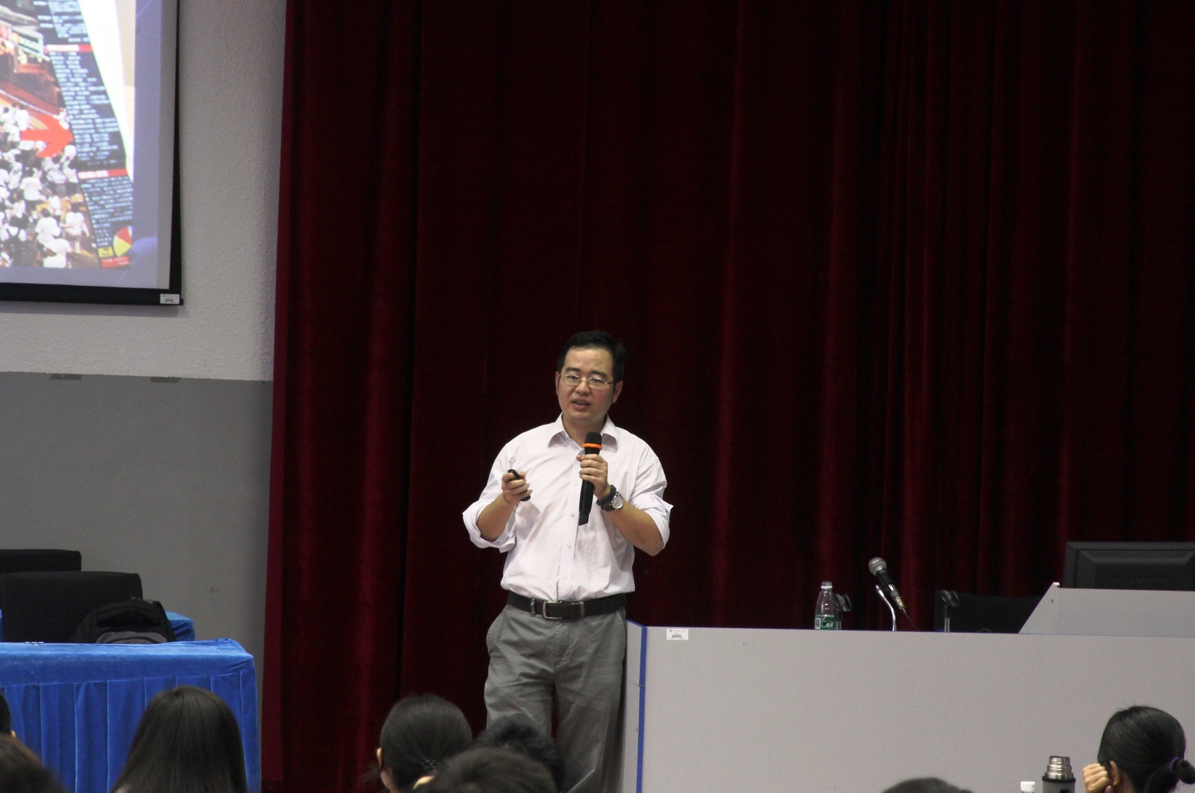 我校举办65周年校庆系列学术报告（三）