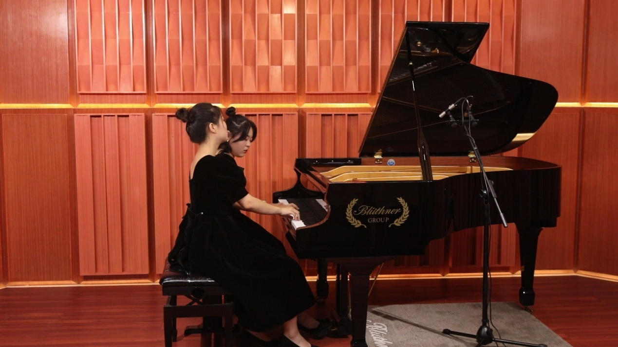 音乐学院学生获第十届深圳钢琴公开赛决赛第一名