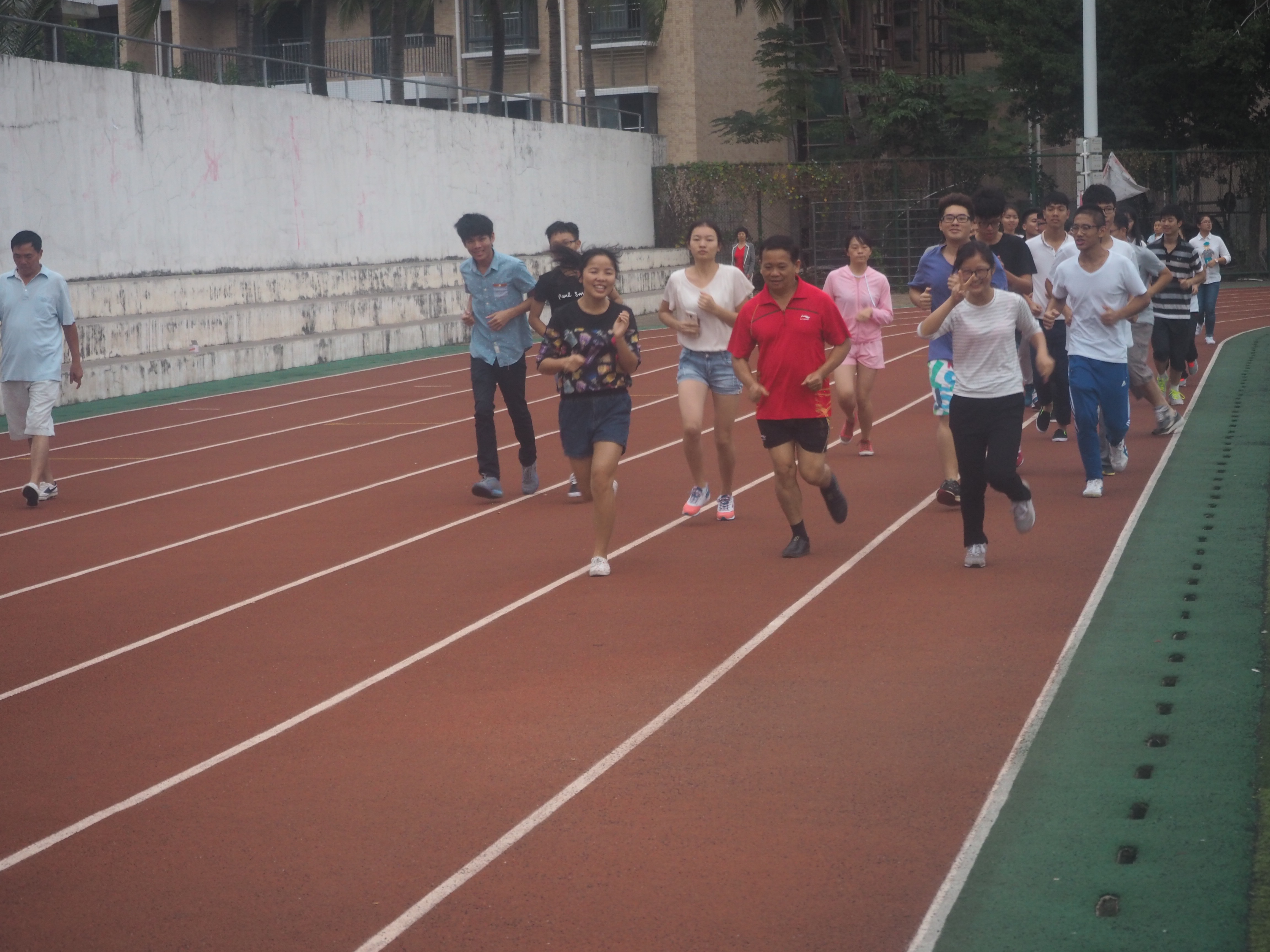 阳光体育 快乐长跑---记地理与环境科学学院、旅游学院冬季长跑启动仪式