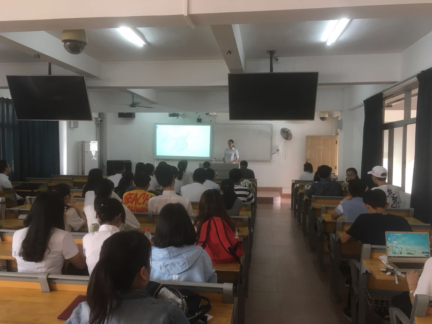 “2018年大学生创新训练计划项目” 校内申报评审会顺利举行