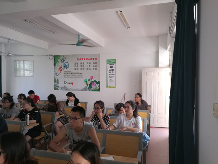 校领导到各单位调研