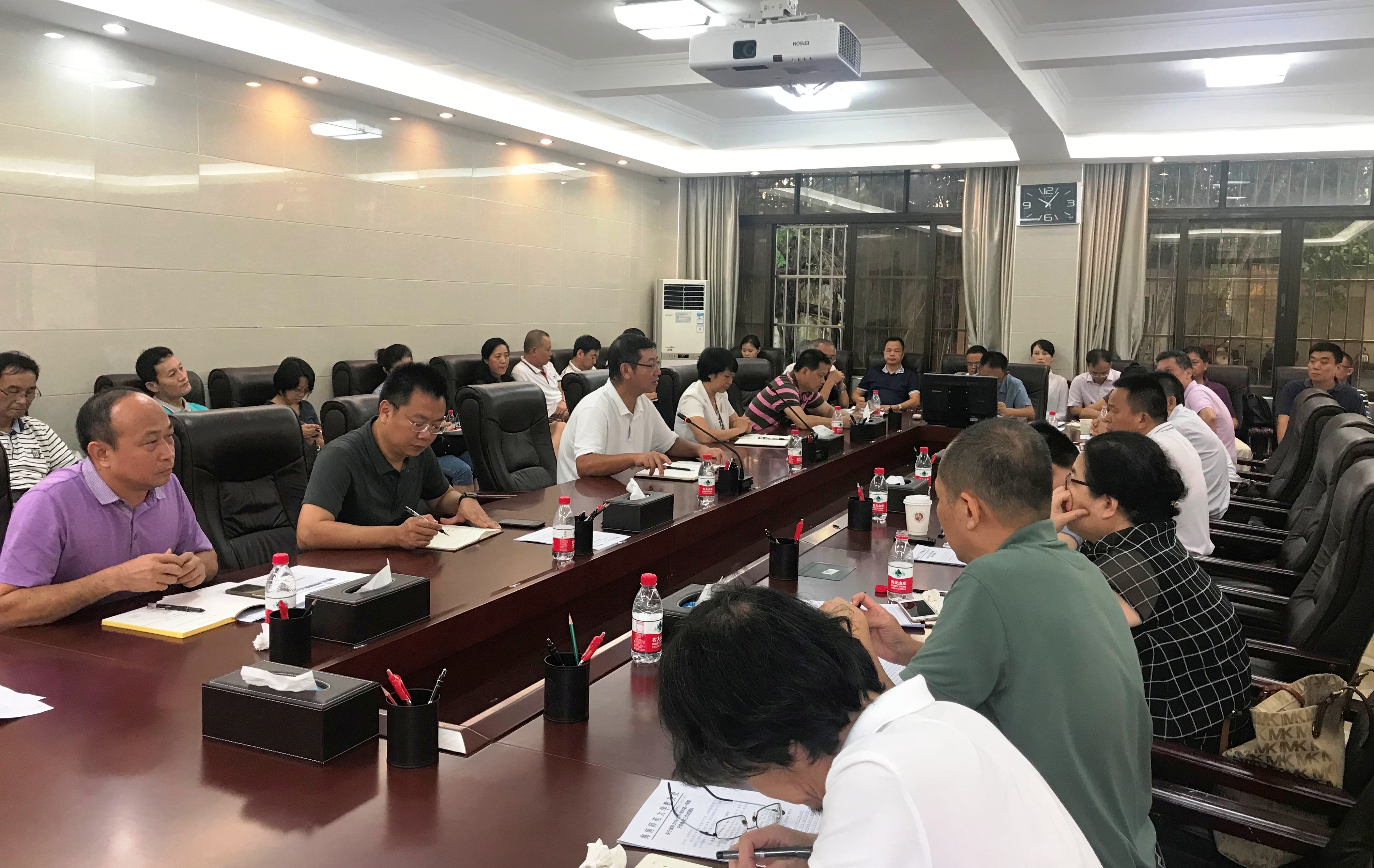 林强校长主持召开新学期开学准备工作会议