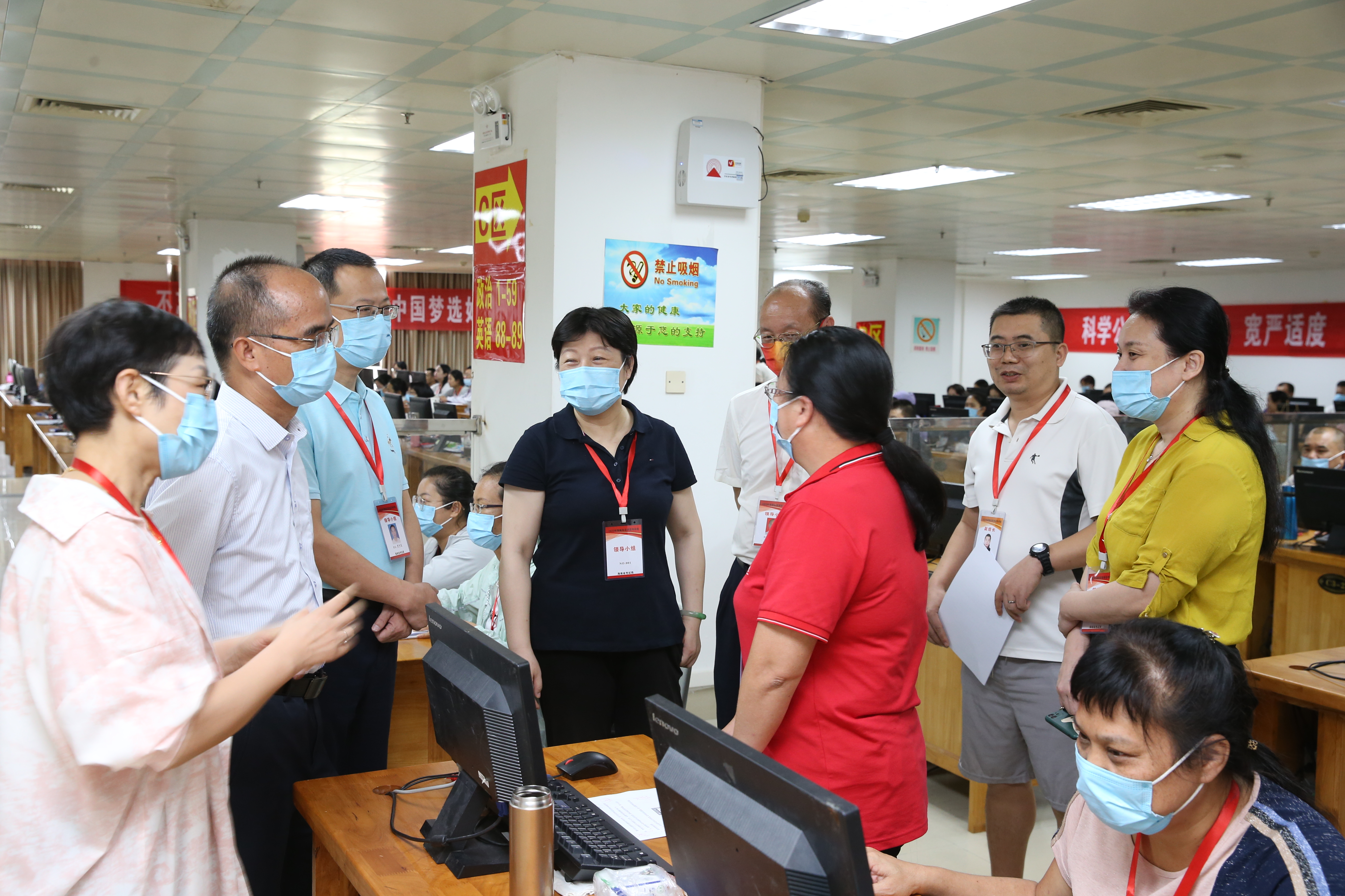 许玫一行检查高考评卷工作慰问评卷教师