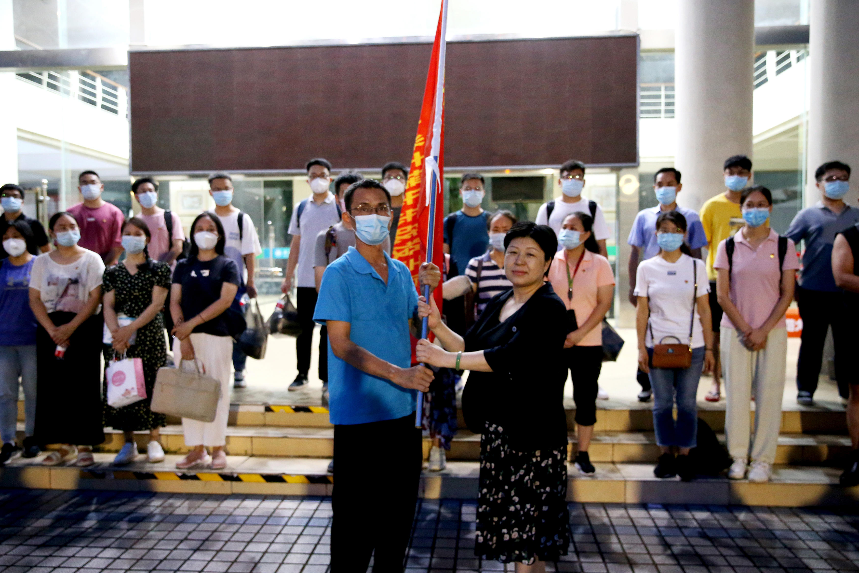 向最美逆行者致敬，海师第七批、第八批志愿服务队奔赴战疫一线