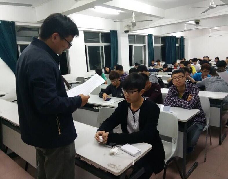 “迎双创，讲文明，树新风”主题班会――记物理与电子工程电子“双创”知识问答主题班