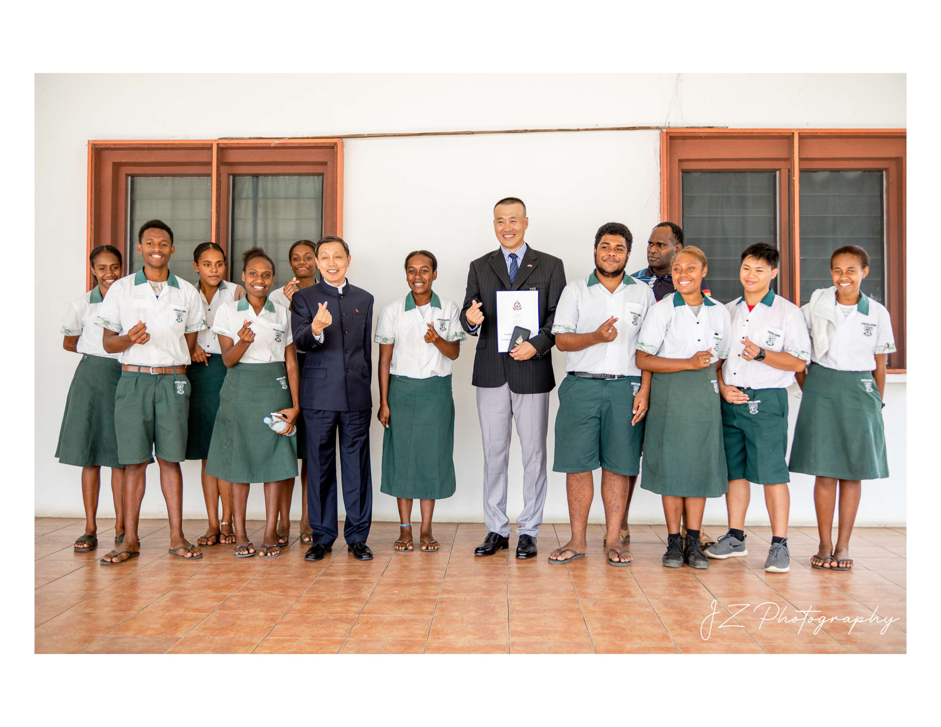 我校派出教师代春超荣获瓦努阿图总统荣誉勋章