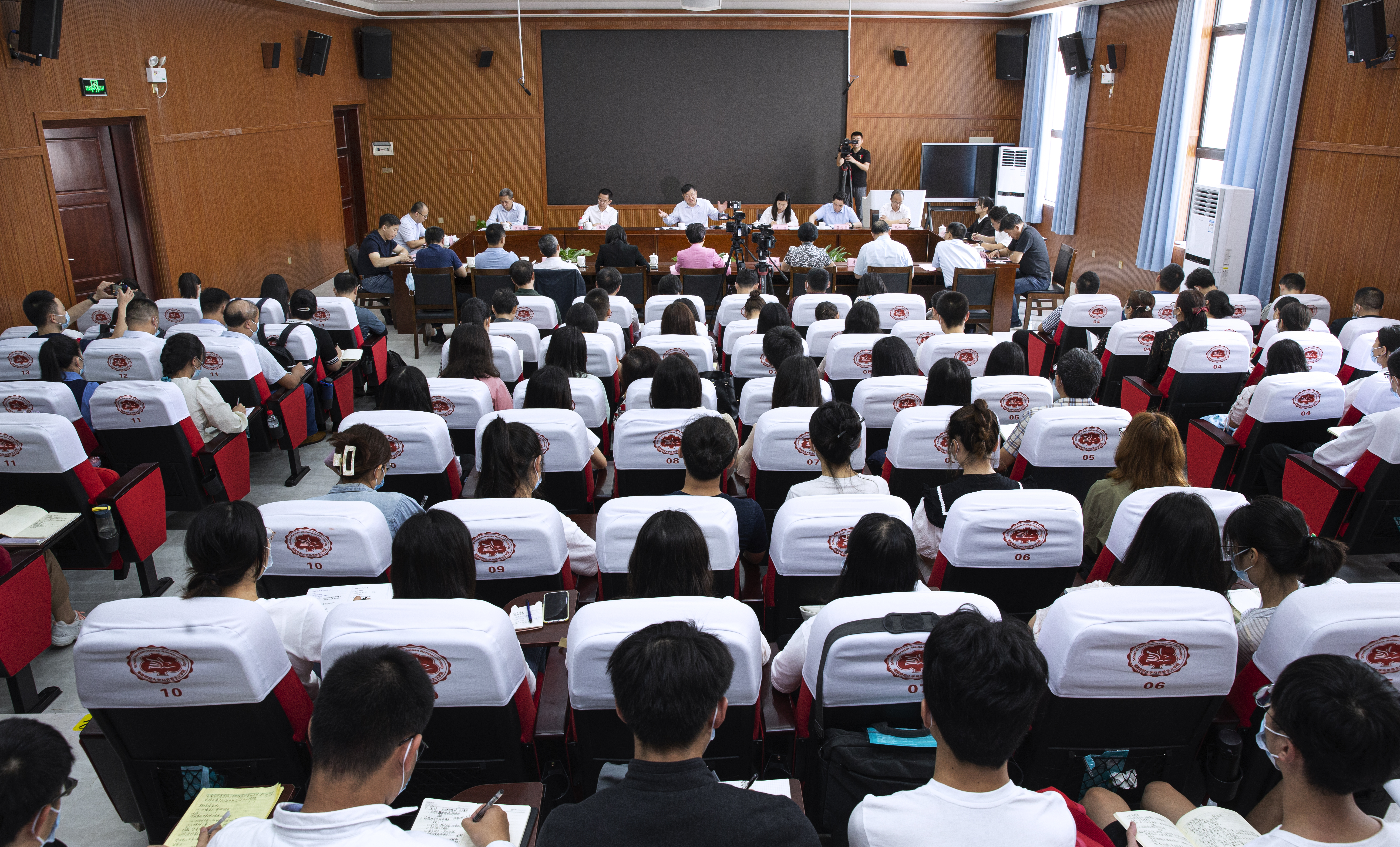 党史学习教育中央宣讲团走进海师