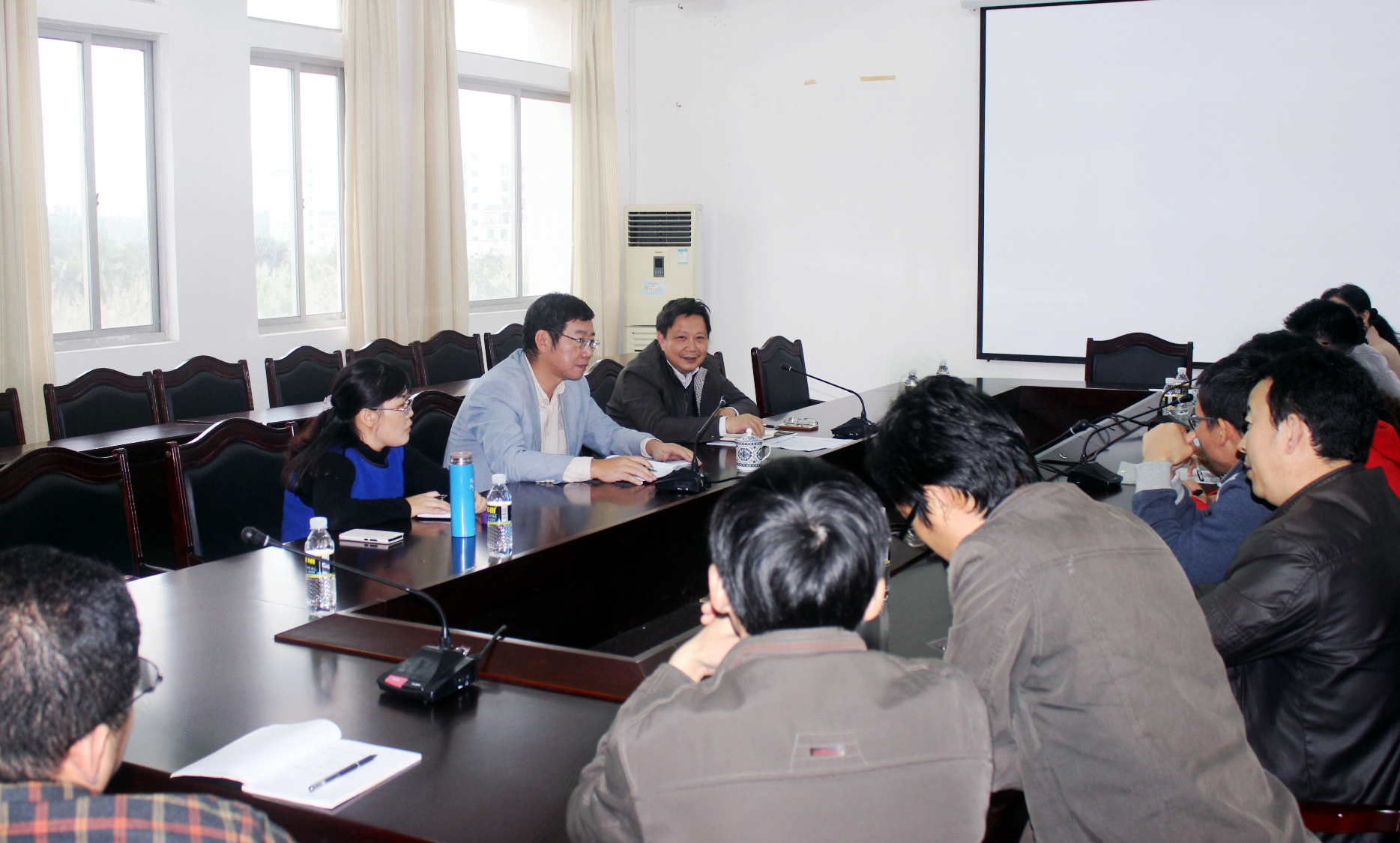 林强校长深入化学与化工学院调研