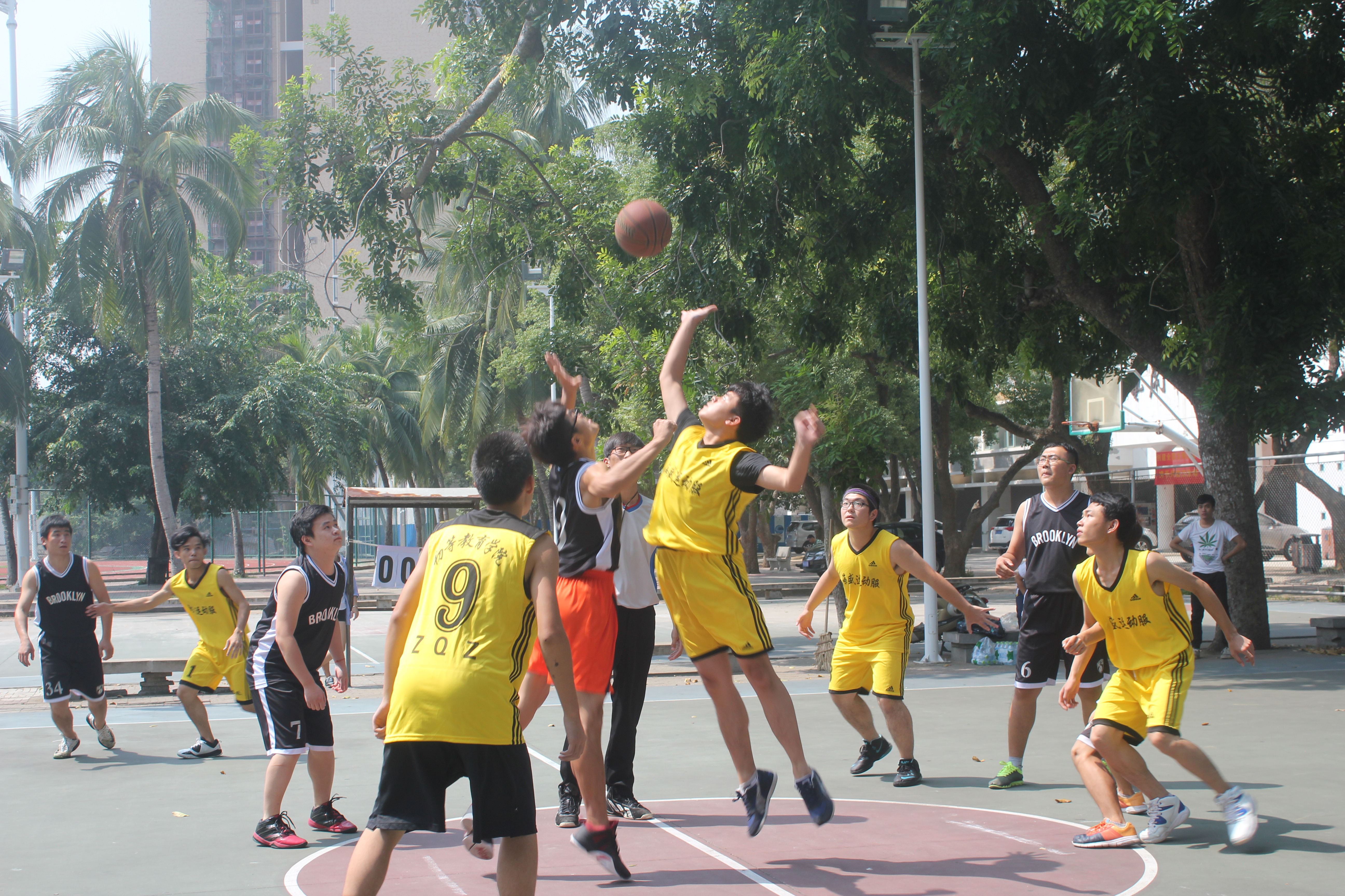 激情运动，活力青春 ――记初等教育学院“迎新杯”第四场     