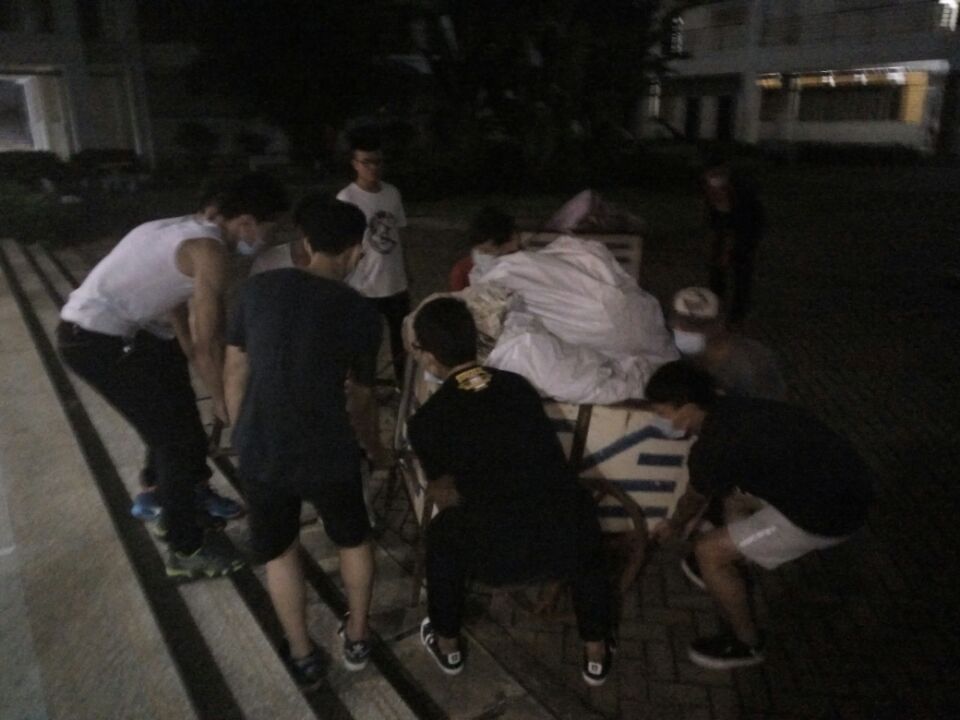 文明双创，点滴做起记文学院清扫仓库卫生活动 