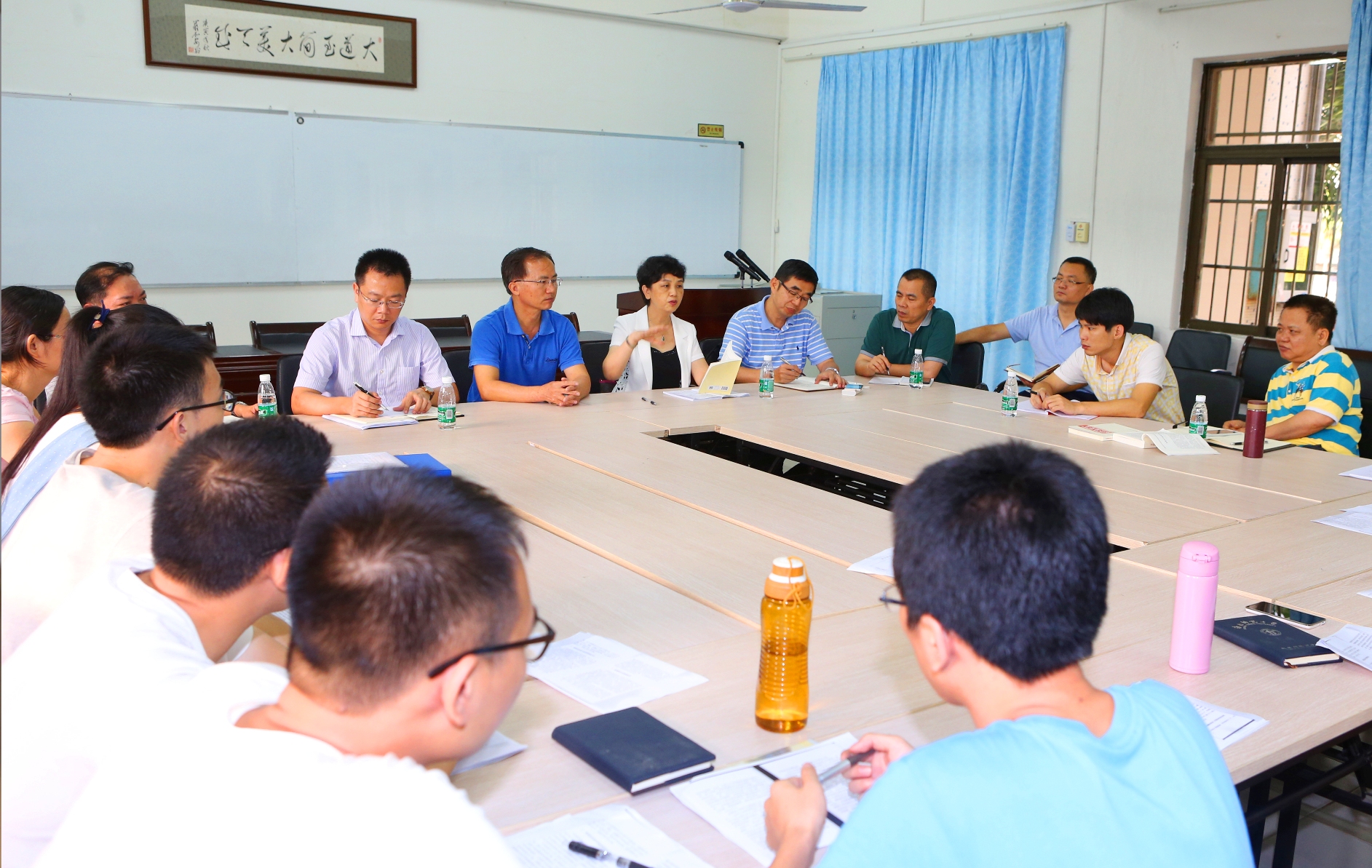 我校党委书记李红梅到数学与统计学院调研