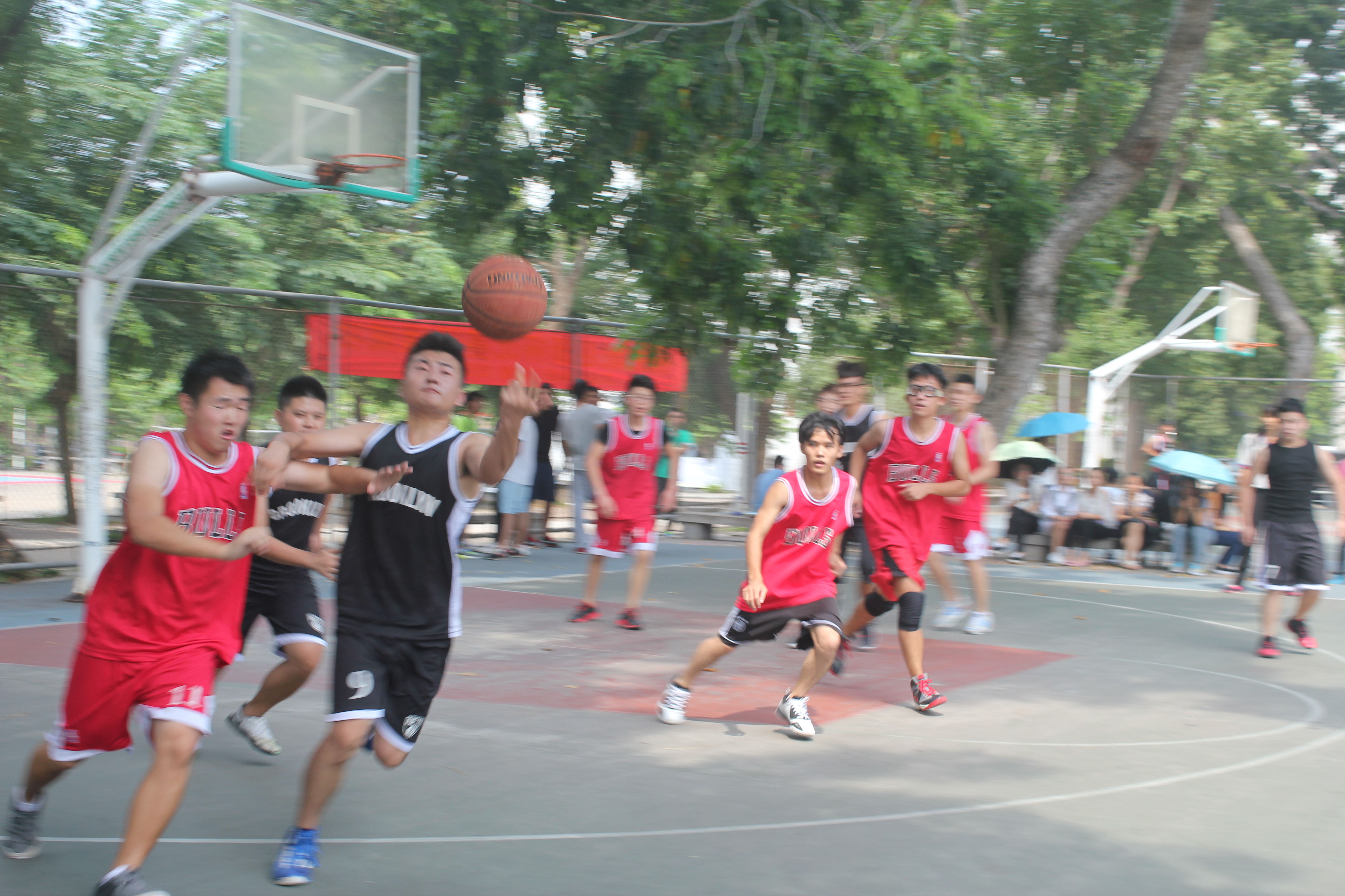 活力绽放，青春光彩――记2015级初教学院“迎新杯”第四场