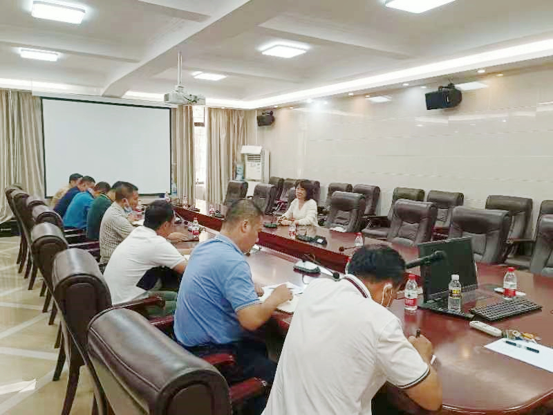 校领导召开新学期后勤保障工作会议