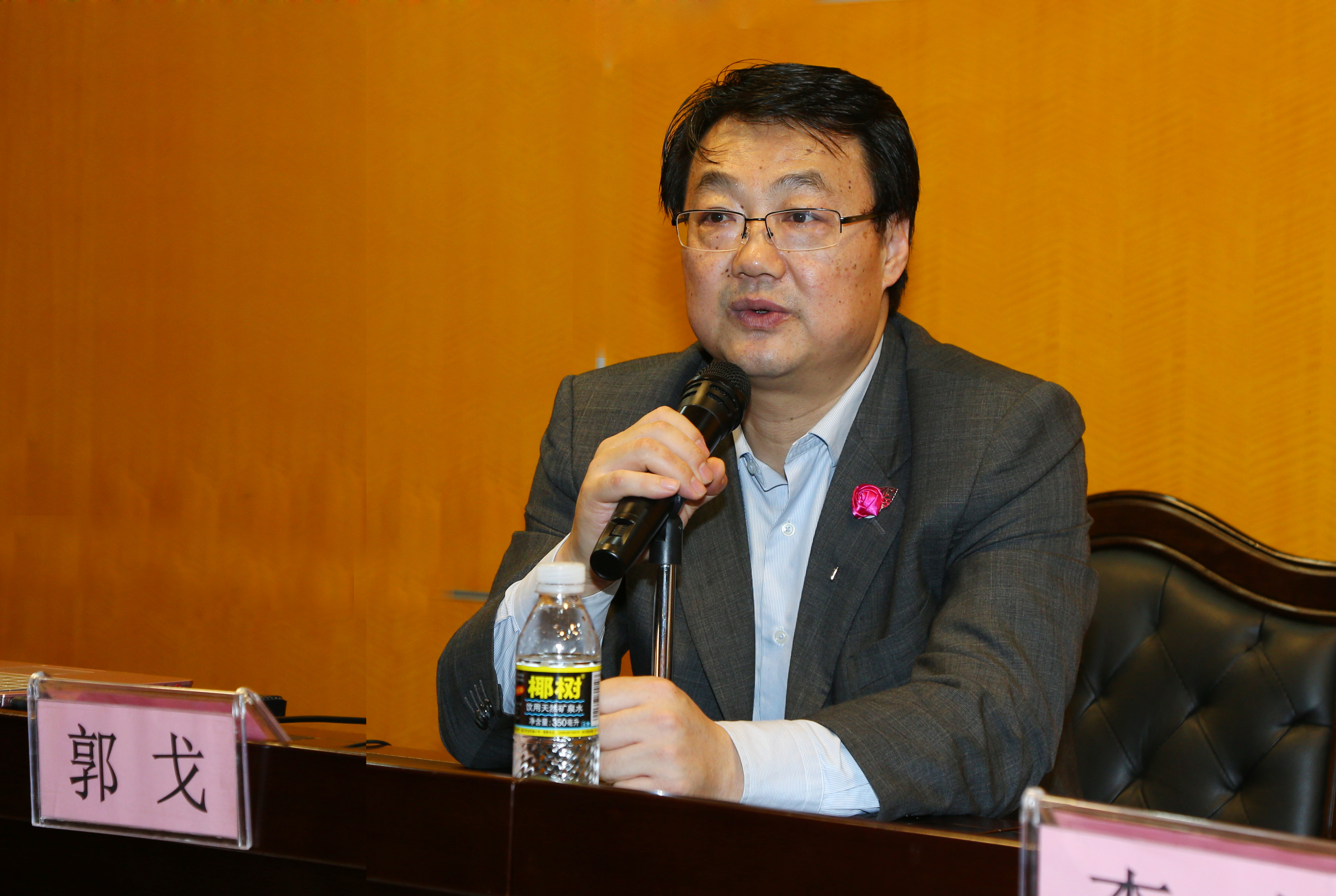 人教版师范教材、教育理论图书展示基地落户我校