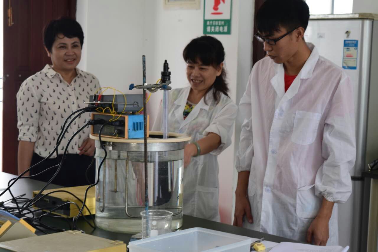化学与化工学院成功举办第七届本科生化学实验技能竞赛