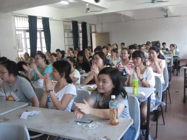 我们的大学，五彩缤纷――记生命科学学院2010级准研究生与2013级学生交流会