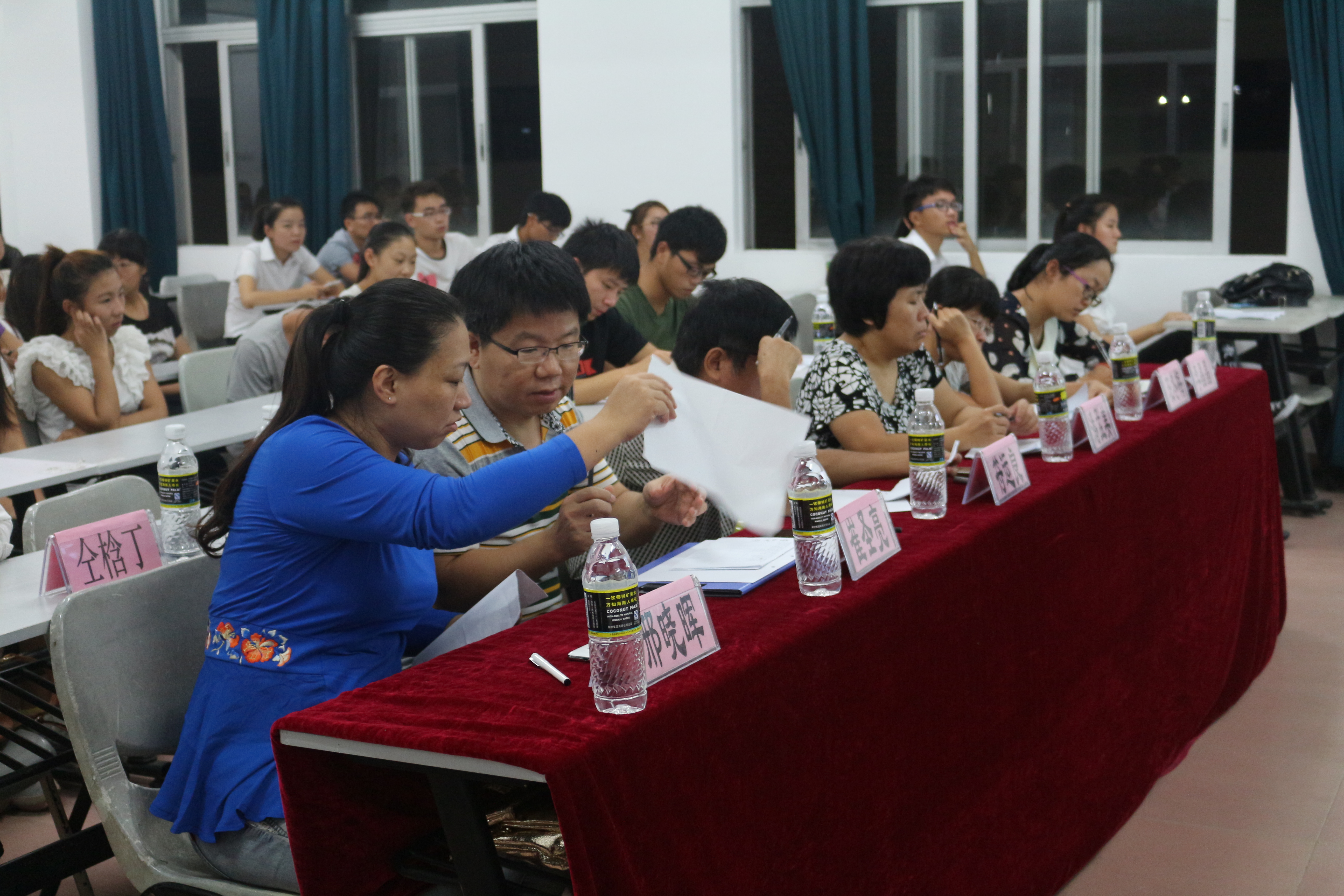 展今日风采，成明日之师――记物理与电子工程学院“教师技能大赛”