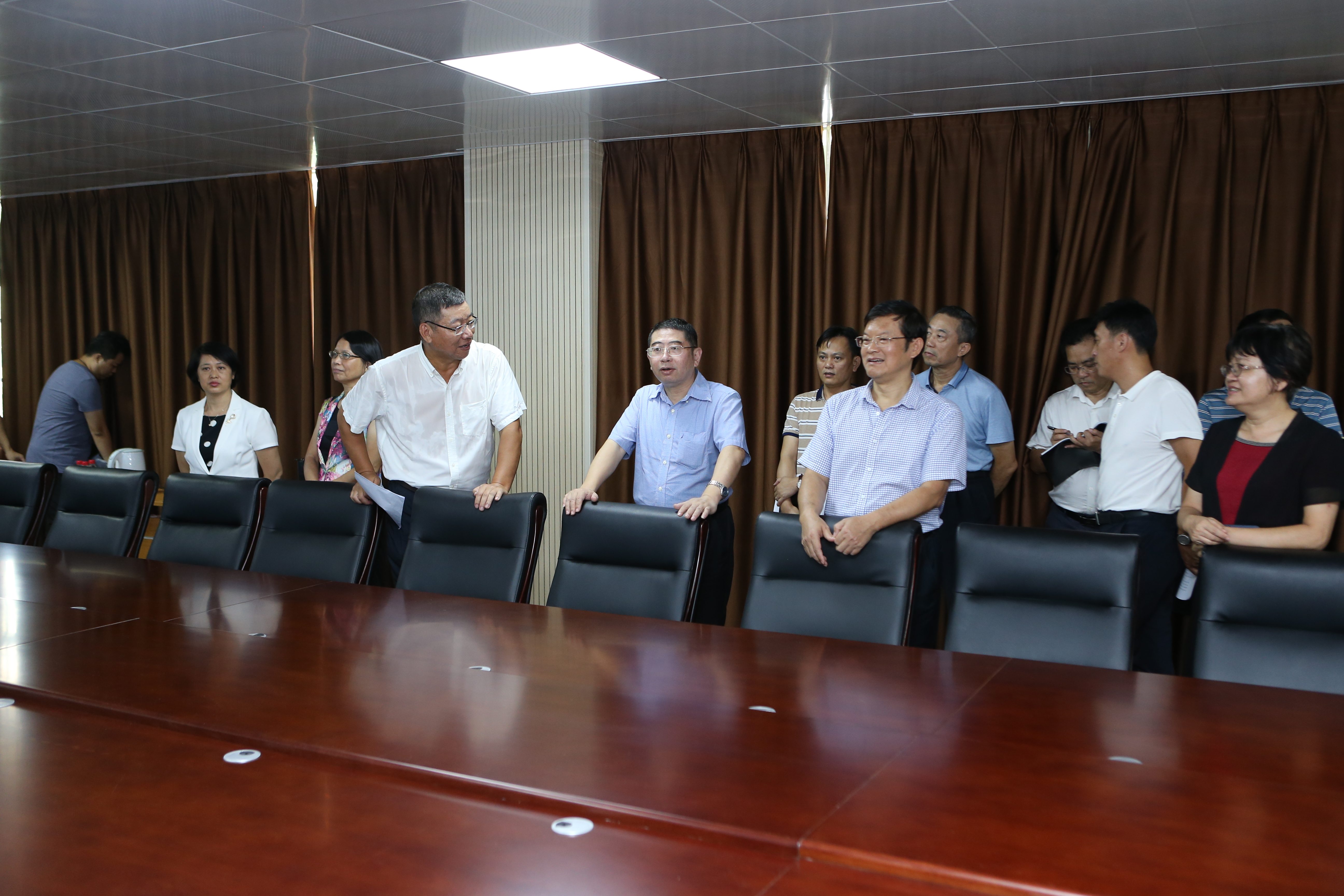 王路副省长来我校检查开学工作