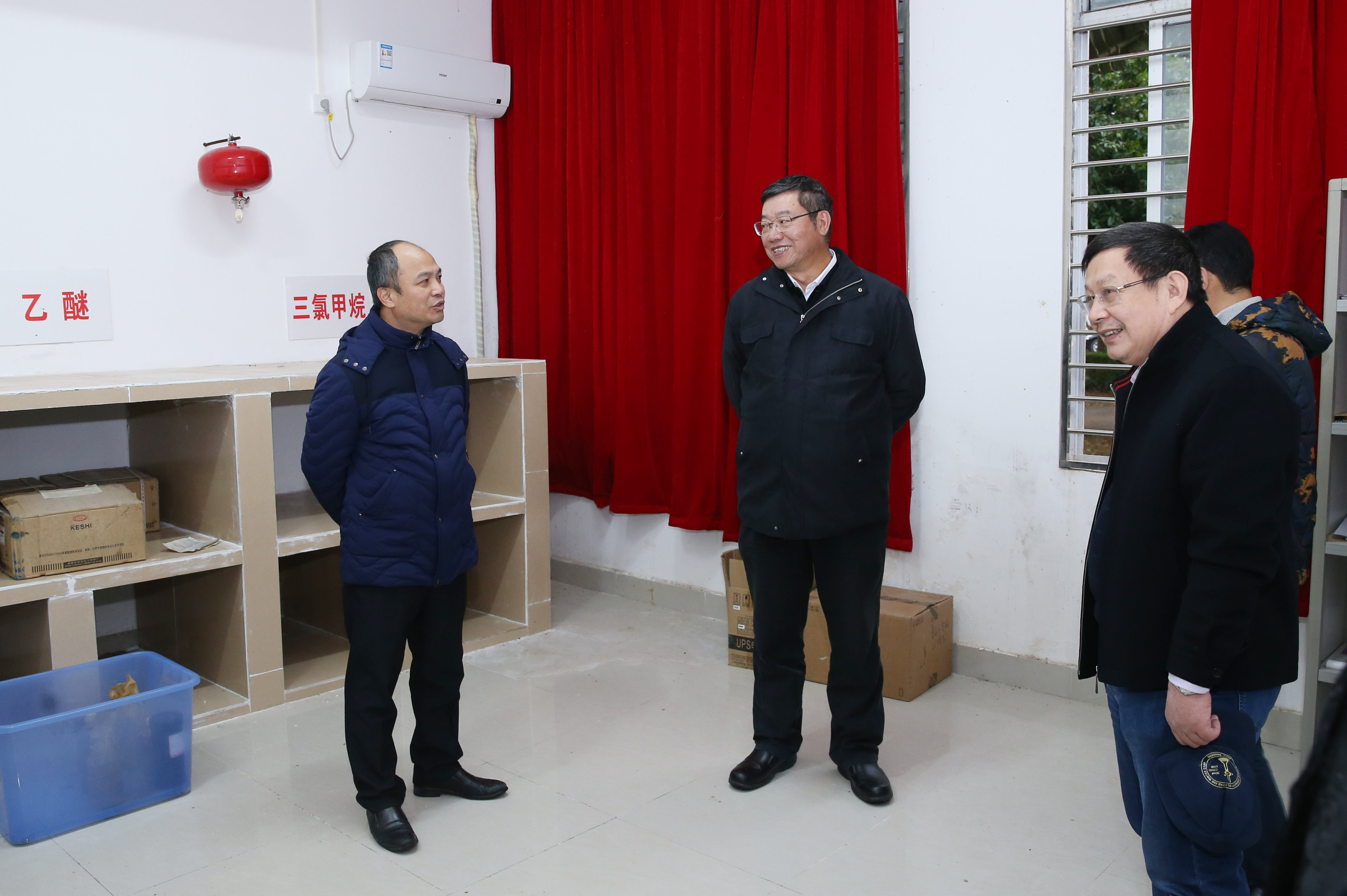 林强检查校园疫情防控和安全稳定工作