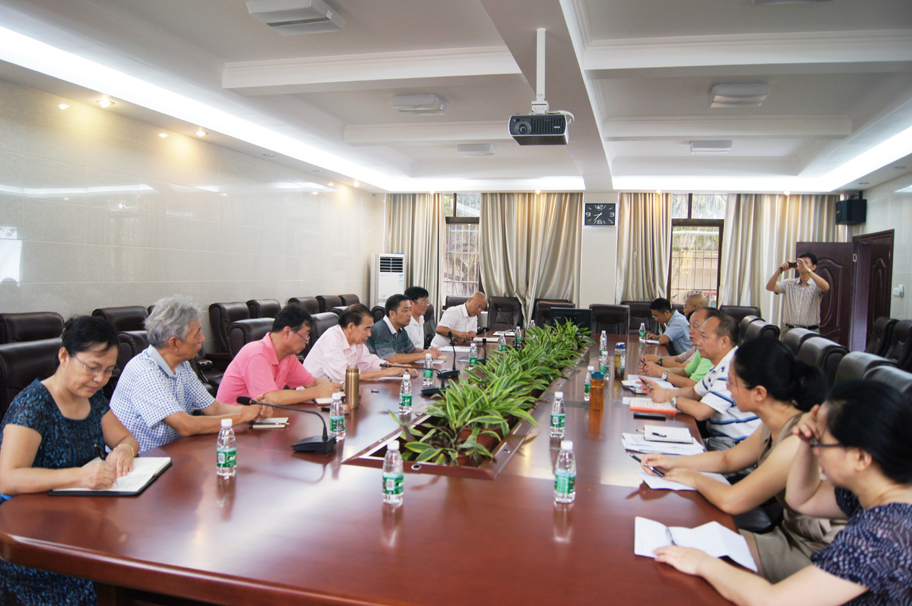 琼州学院教学督导委员到我校考察交流