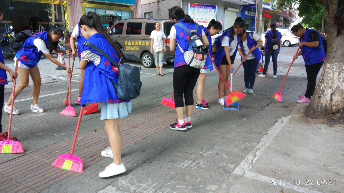 青年之声・赠人玫瑰，手留余香  ――记北胜社区“双创”大行动志愿者服务活动