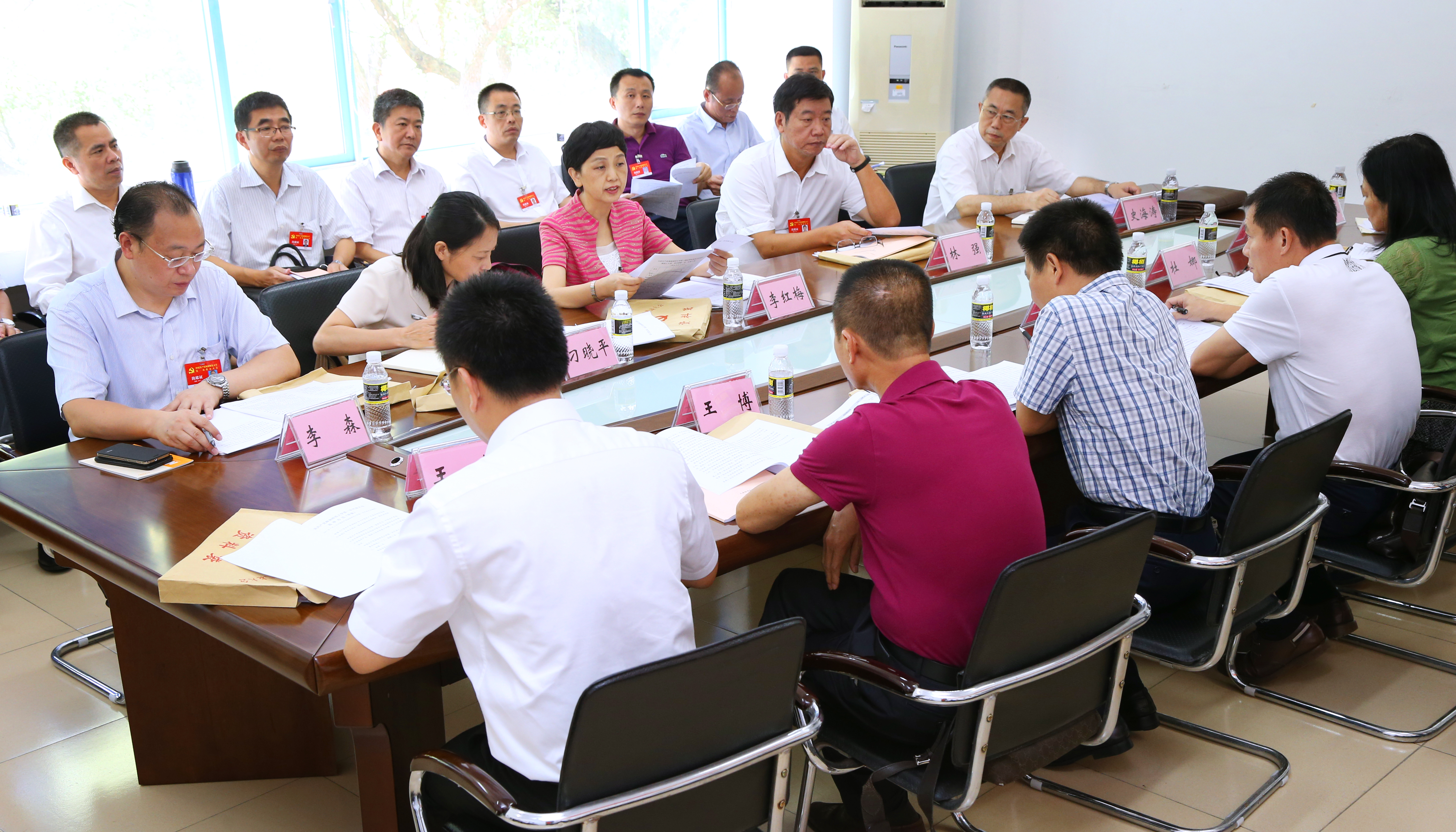 校第一次党代会举行正式选举大会