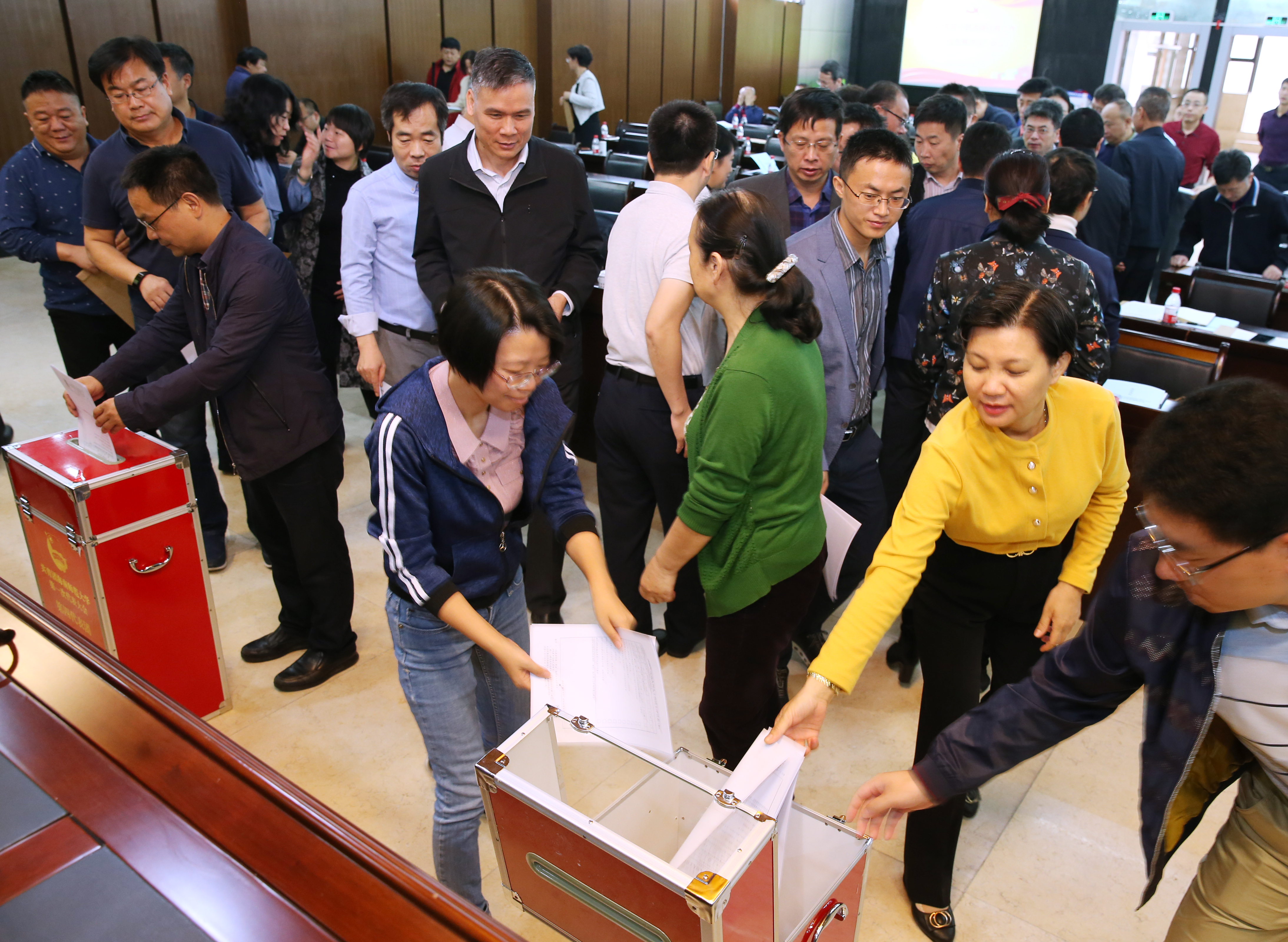 我校召开2020年度干部选拔任用工作“一报告两评议”暨二级党组织书记抓基层党建工作述职评议考核大会