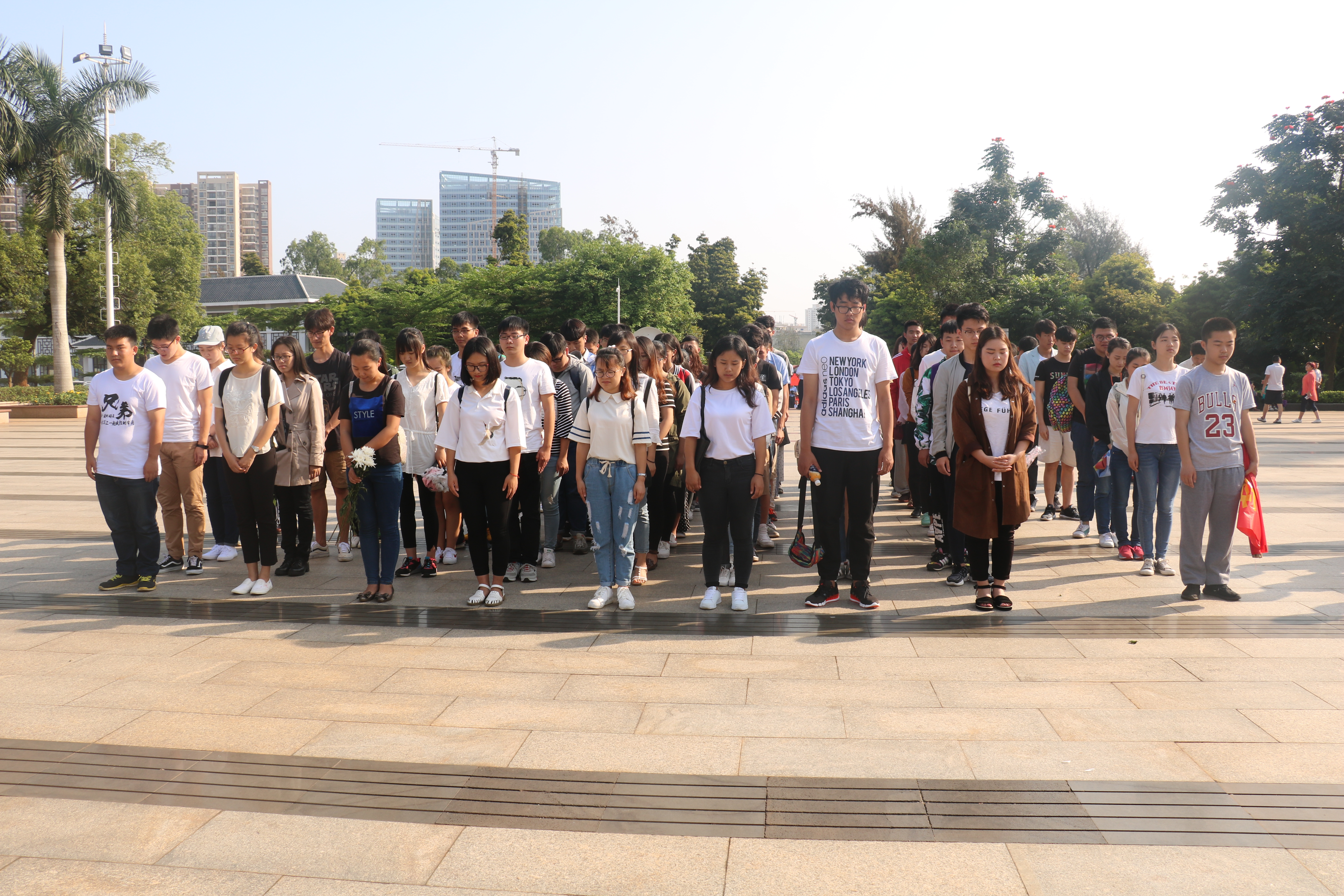 青年之声·校团委组织开展“清明祭英烈 共铸中华魂”主题教育实践