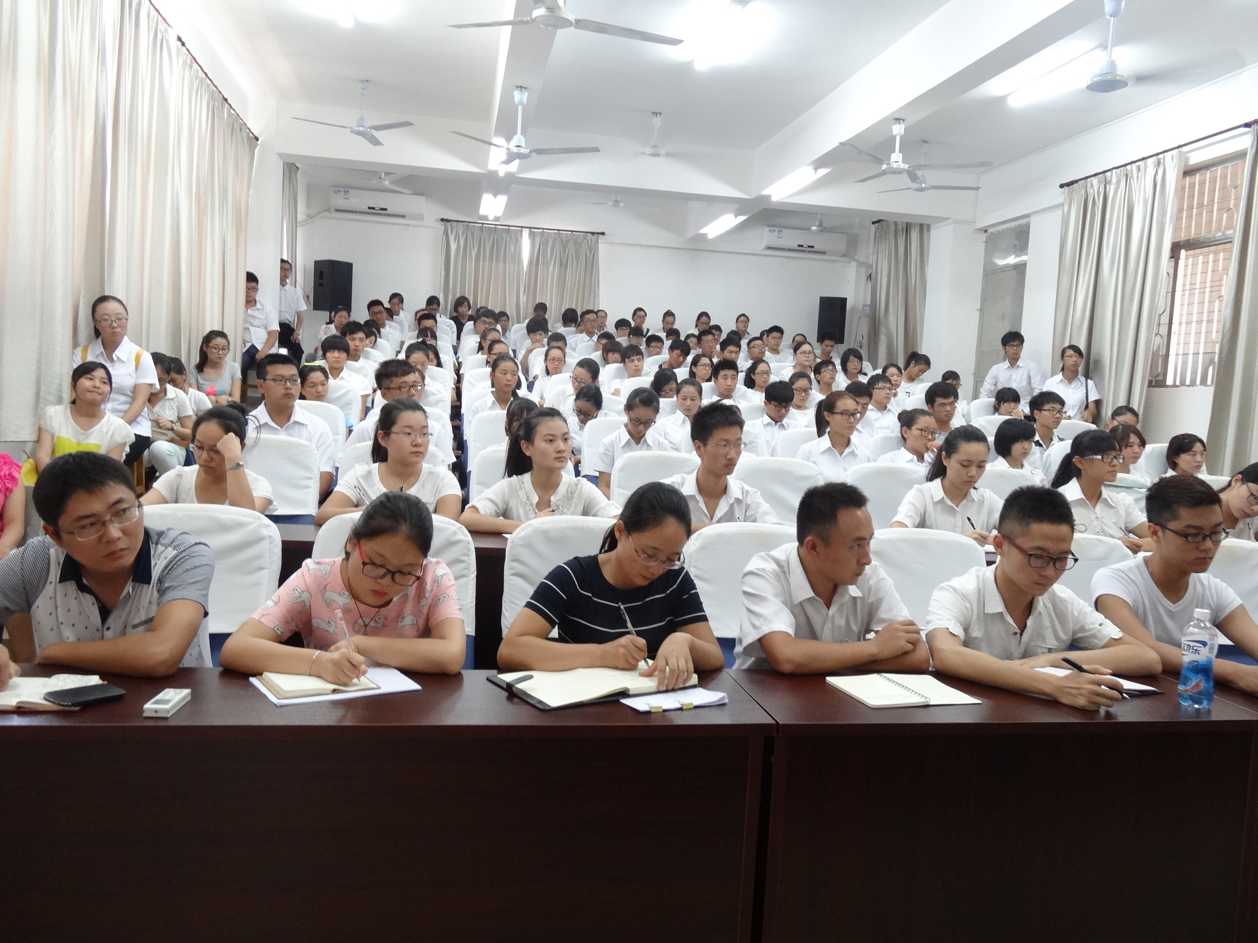 树立学干意识，履行学干职责――生命科学学院“团学干部培训”首期顺利开讲