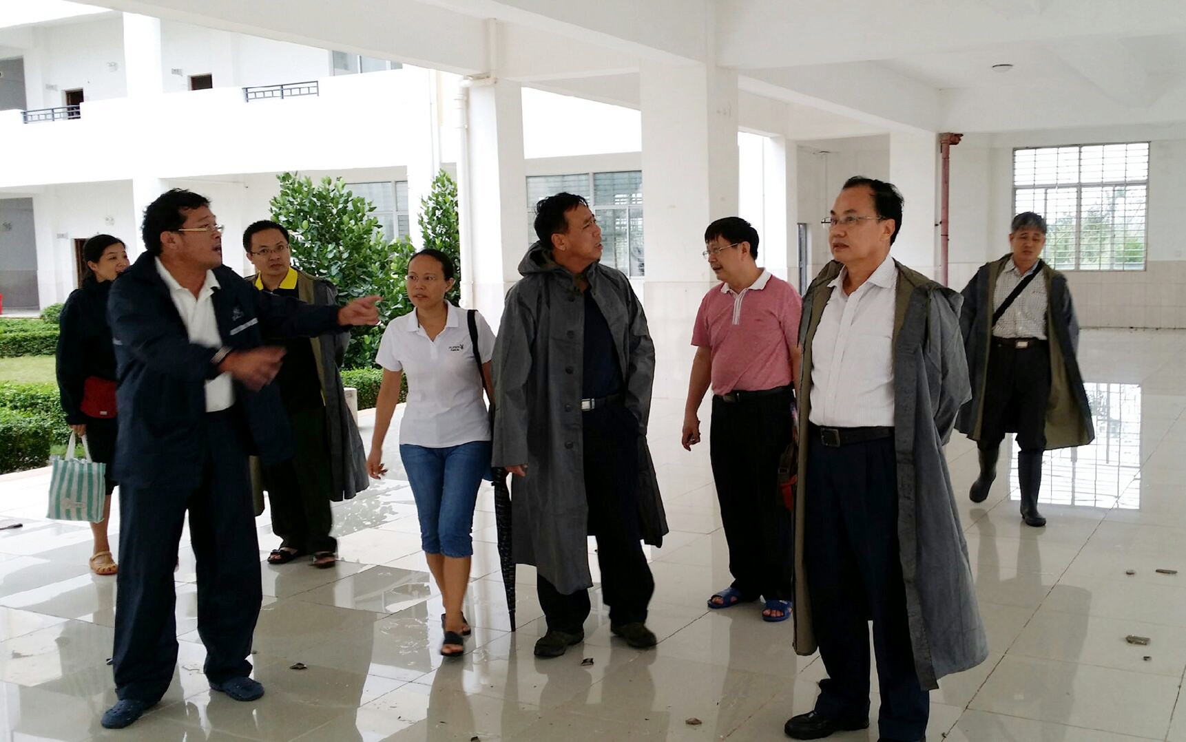 校领导深入一线到桂林洋校区视察灾情