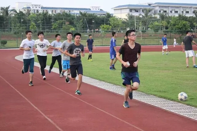 为爱奔跑，助力山区――记法学院“跬步为爱护航，让运动更有价值”公益跑步活动