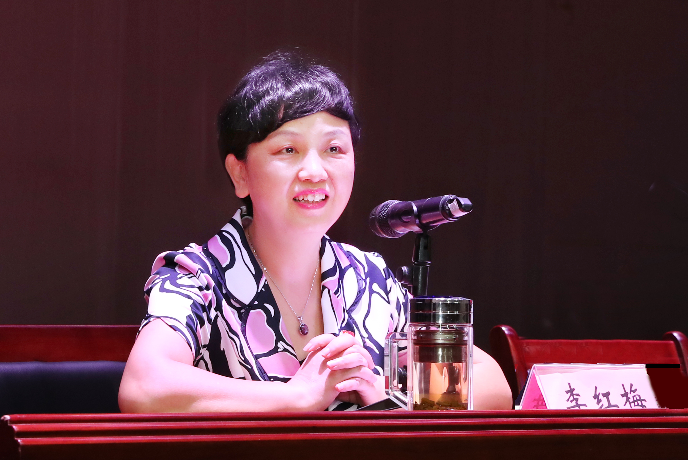庆“七一”，李红梅为全校中层干部讲党课：从百年征程看党的初心和使命