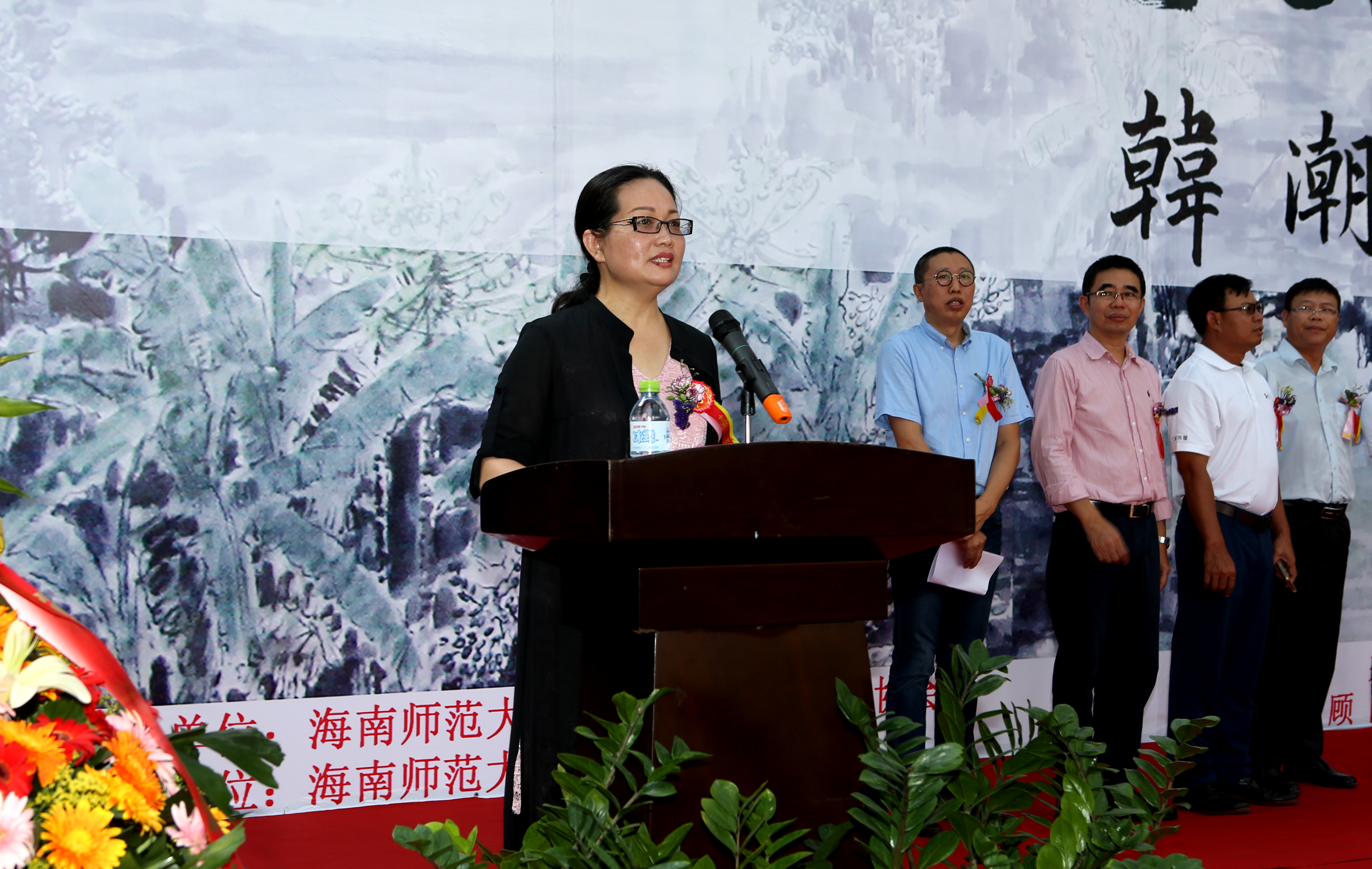 美术学院教师韩潮在海南省博物馆举办个人画展