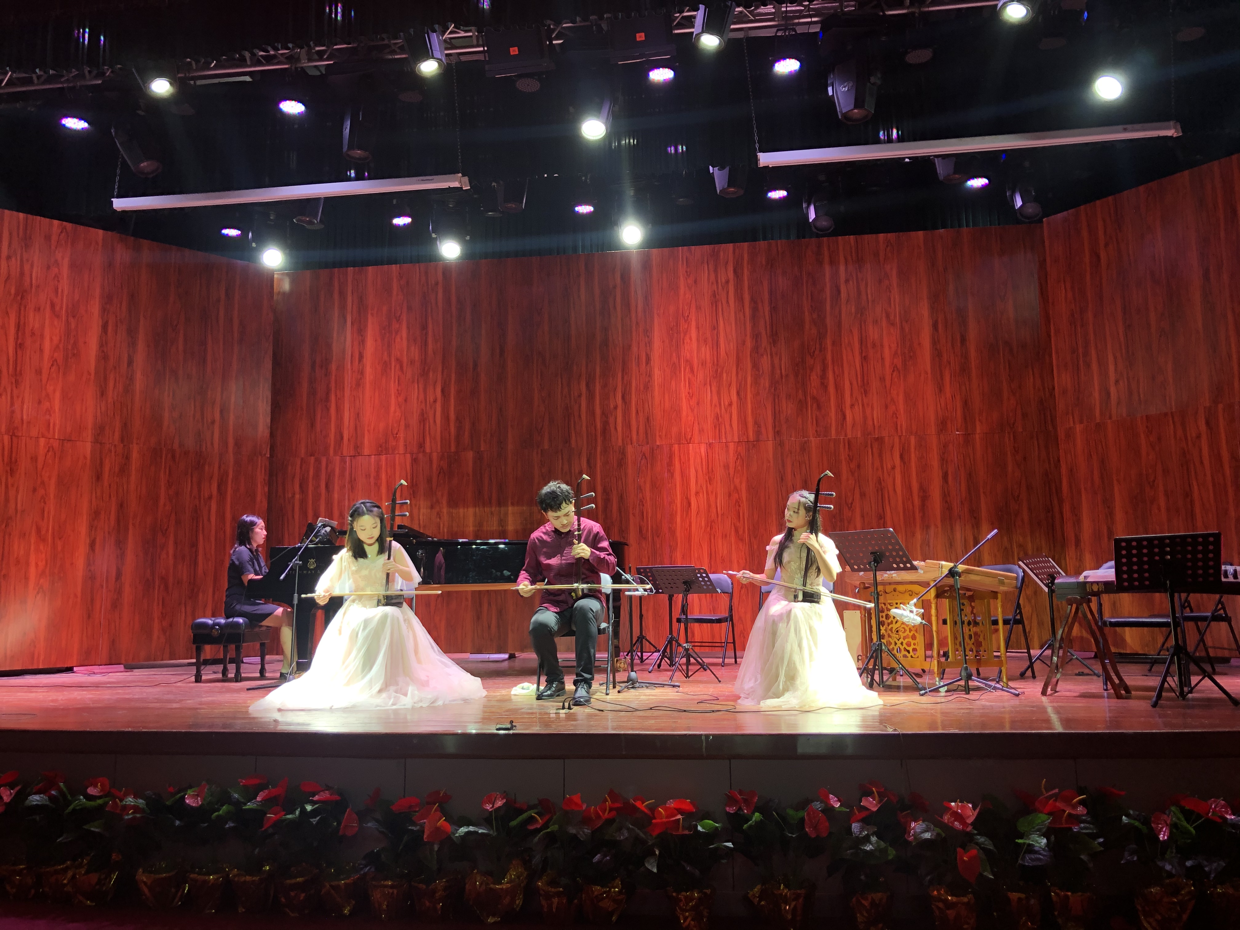 音乐学院学生党员王茂阳发挥专业特长举旗帜、兴文化、扬正气