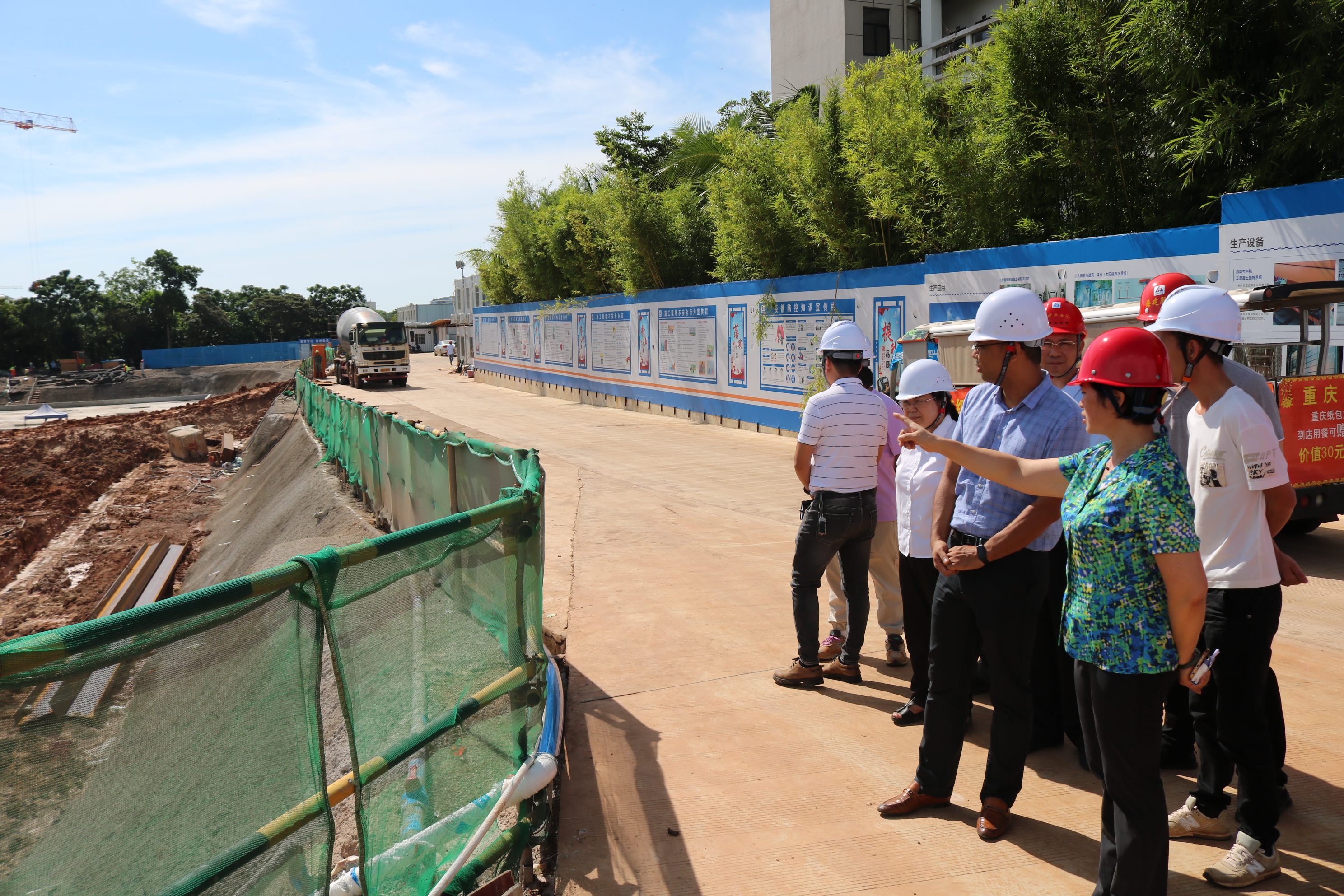 校领导实地调研在建基建项目施工进展情况