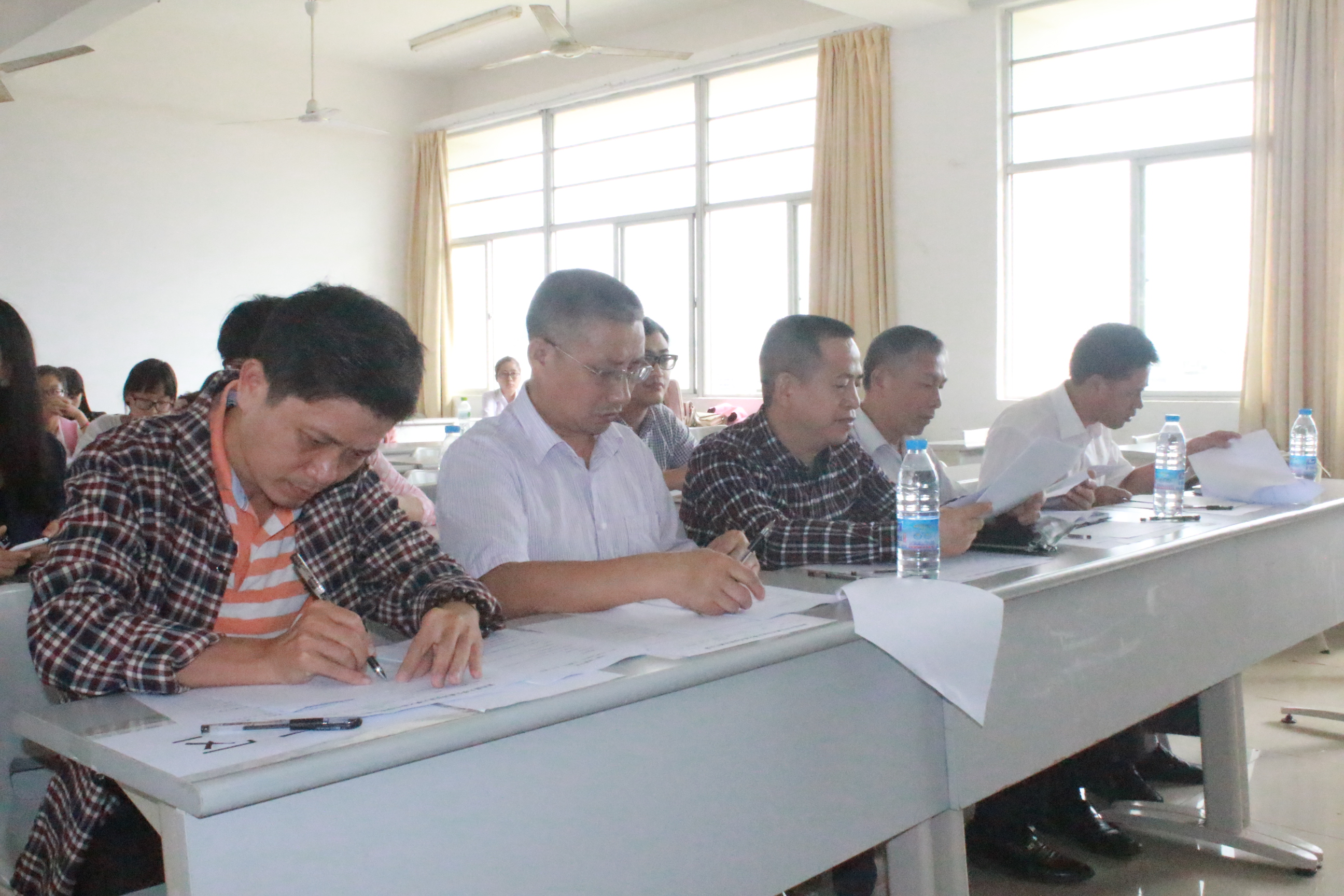 赛教师技能，展师范风采――记海南师范大学第四届教师技能大赛板书技能决赛