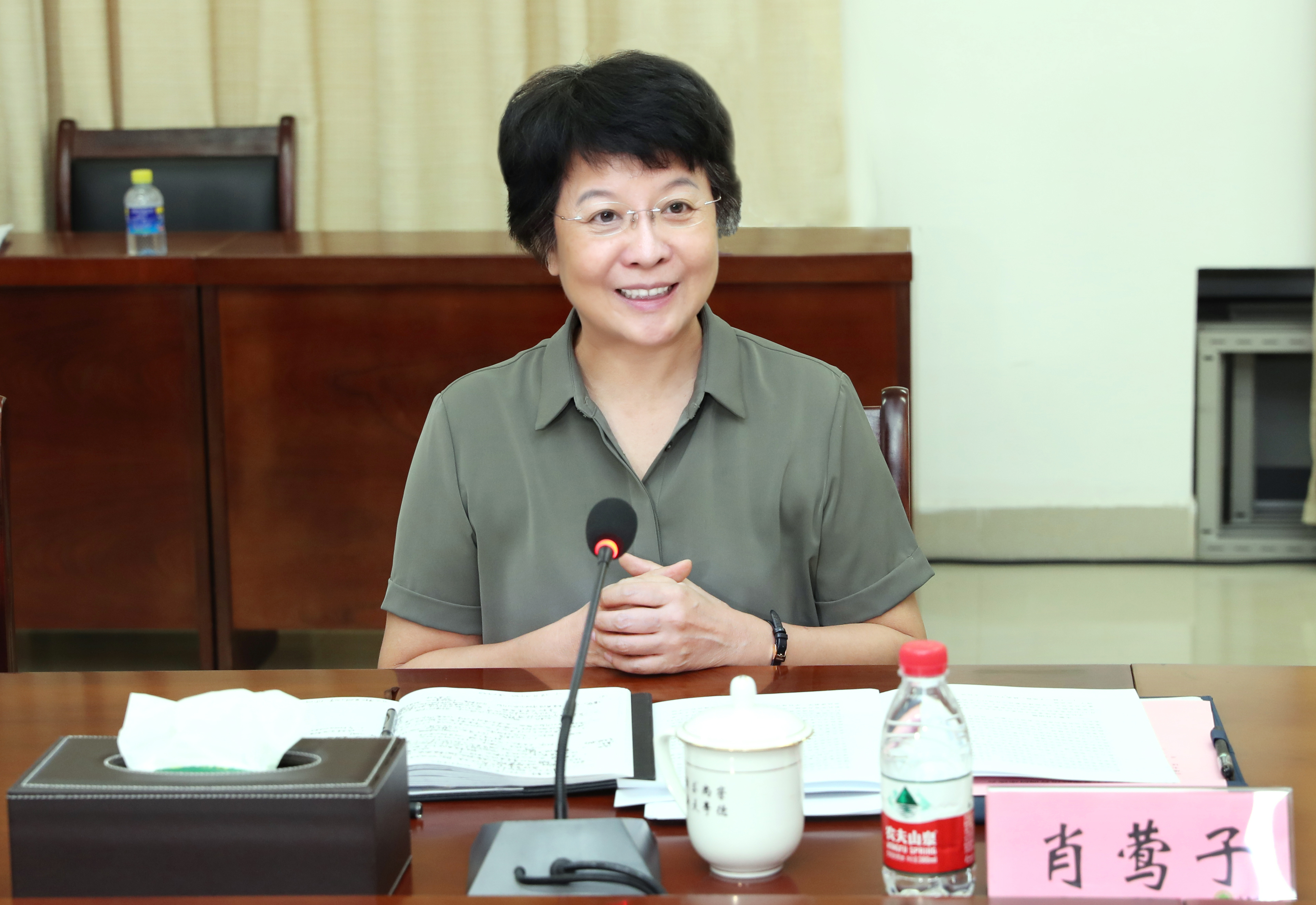 省委常委、宣传部部长肖莺子调研我校全国重点马院培育工作