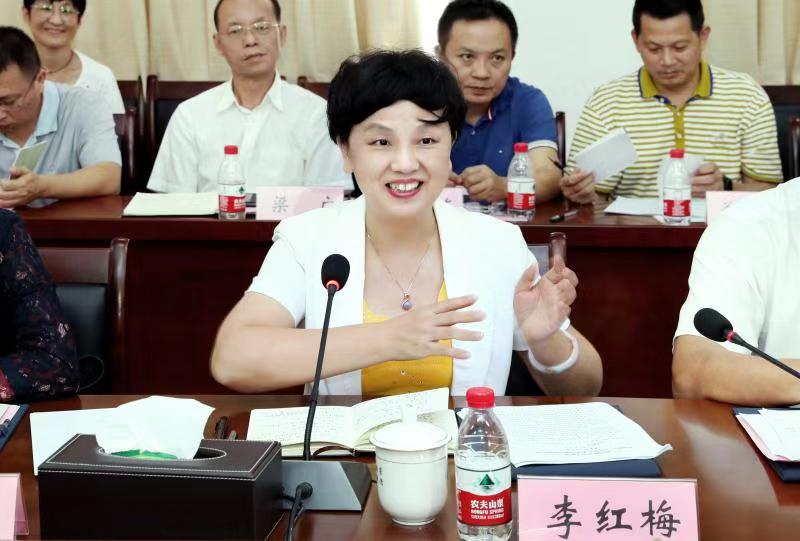 省委常委、宣传部部长肖莺子调研我校全国重点马院培育工作