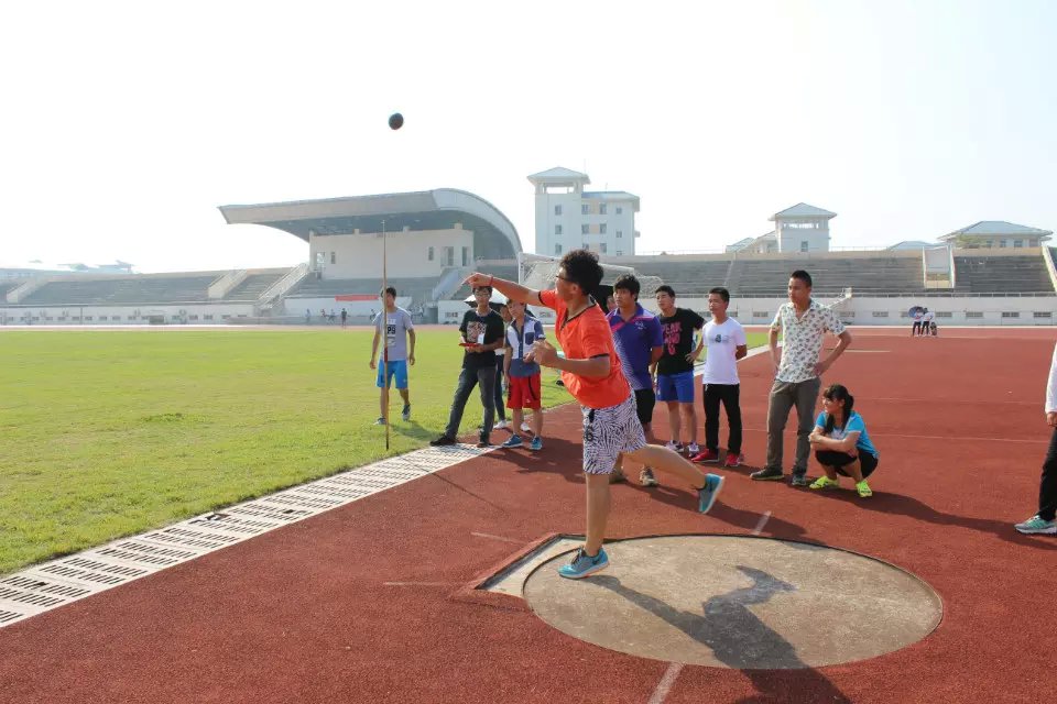 青春激昂，争霸赛场――记政法学院三走系列之校运会选拔赛