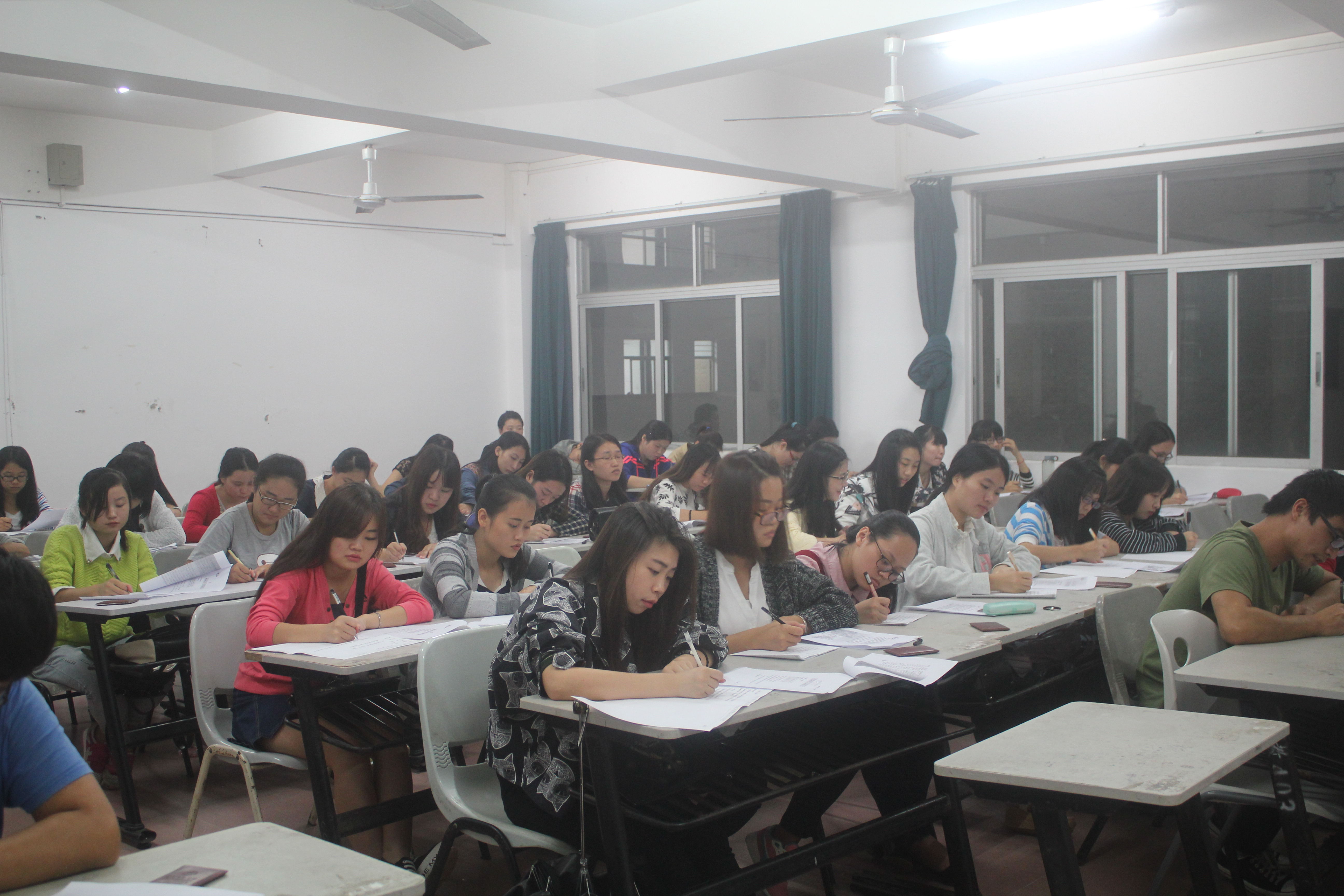 竞赛展风采，技能创未来――记初等教育学院教师技能大赛教案设计比赛